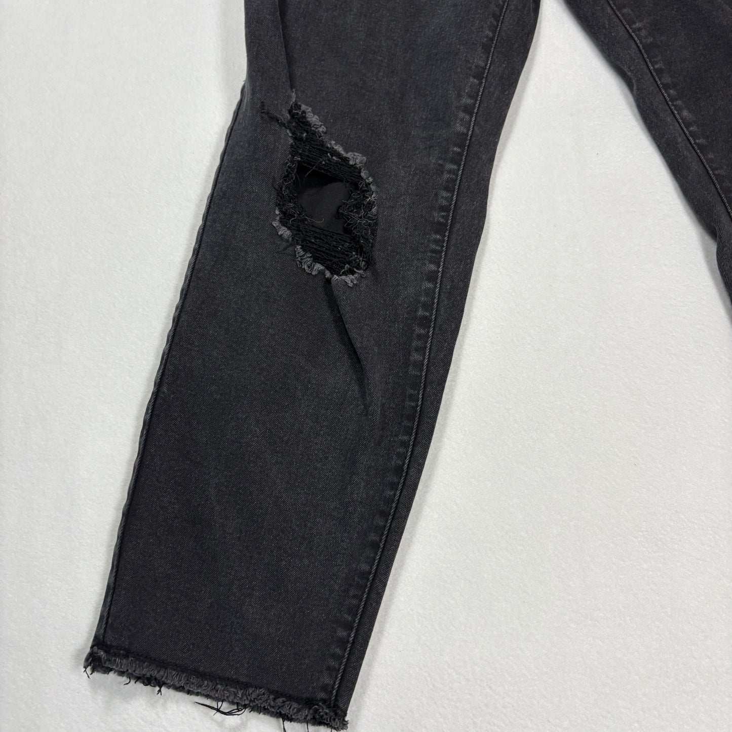 Levi Strauss Womens Black Mom Jeans Size 4 W27 High Rise Slim Straight Denim