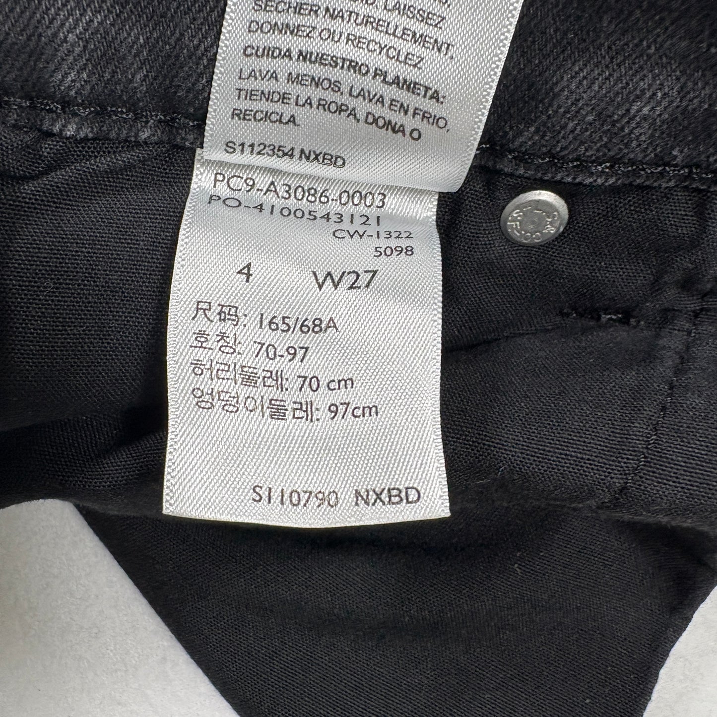 Levi Strauss Womens Black Mom Jeans Size 4 W27 High Rise Slim Straight Denim