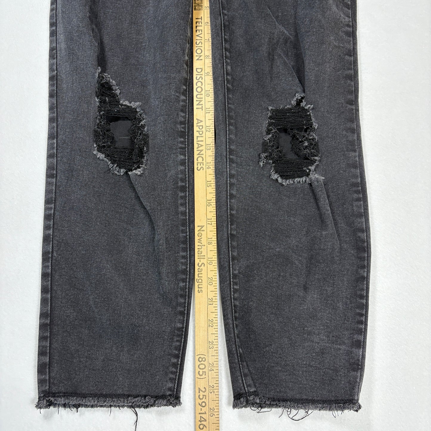 Levi Strauss Womens Black Mom Jeans Size 4 W27 High Rise Slim Straight Denim