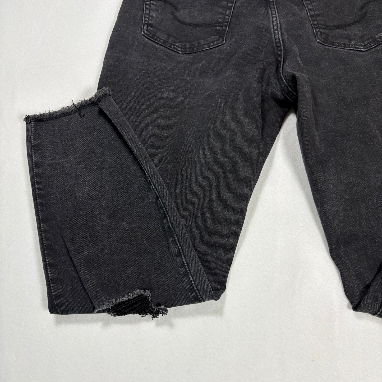 Levi Strauss Womens Black Mom Jeans Size 4 W27 High Rise Slim Straight Denim