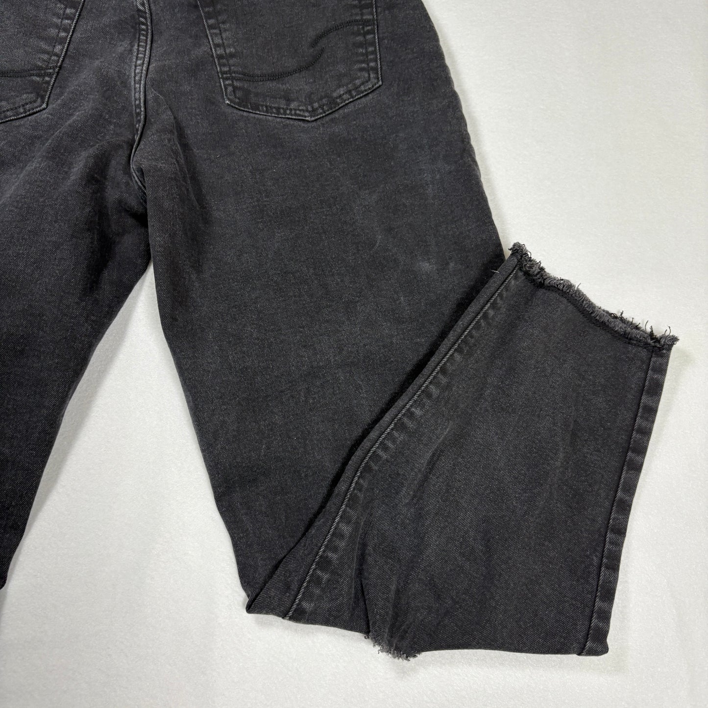 Levi Strauss Womens Black Mom Jeans Size 4 W27 High Rise Slim Straight Denim