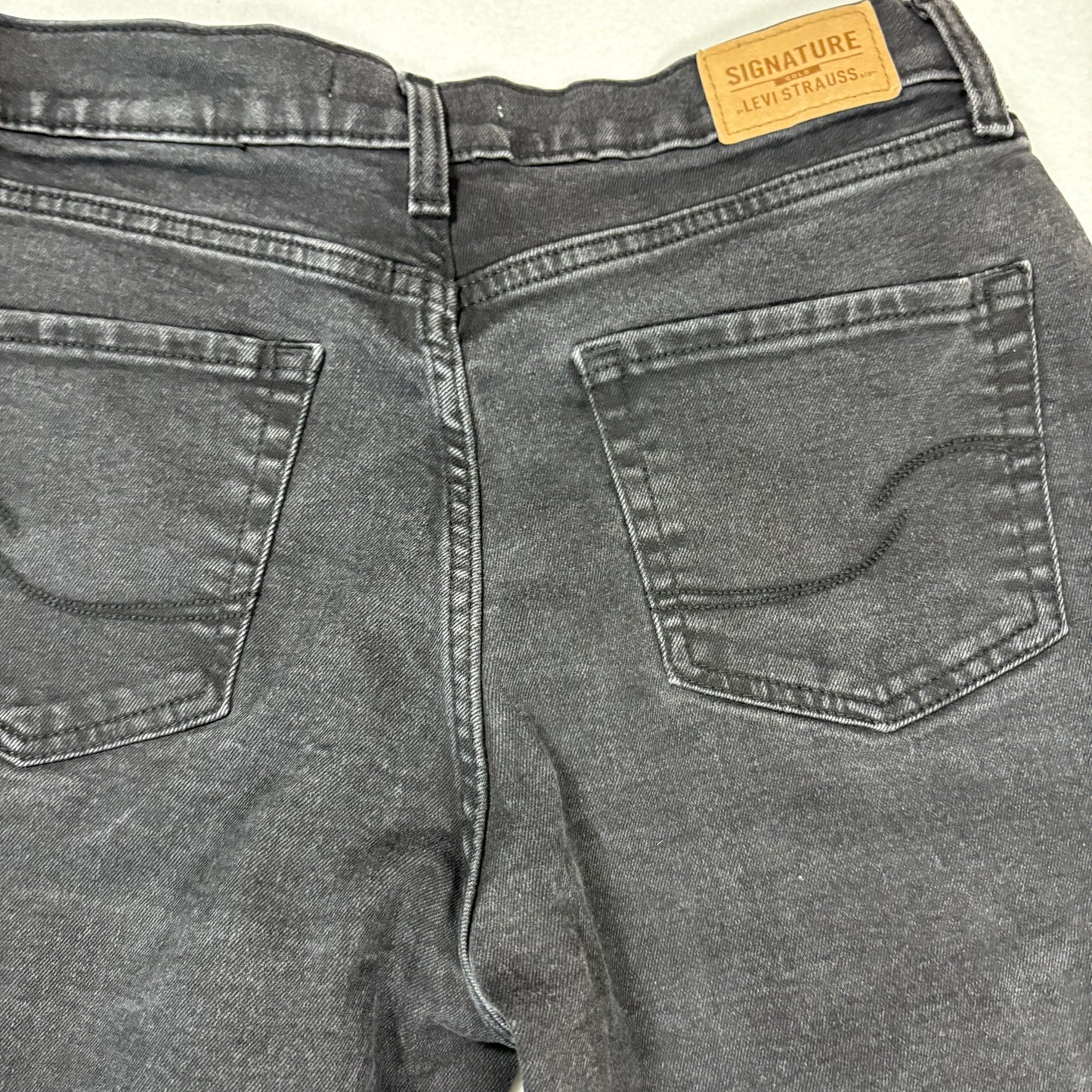 Levi Strauss Womens Black Mom Jeans Size 4 W27 High Rise Slim Straight Denim