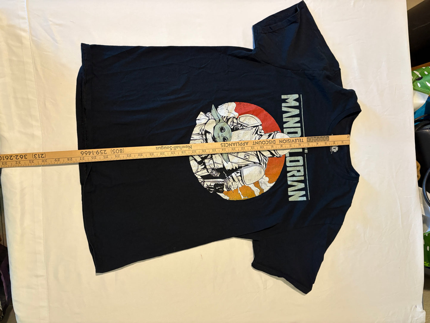 Star Wars Mandalorian Shirt Men’s L Grogu Baby Yoda Graphic Tee Sunset MAD Engine