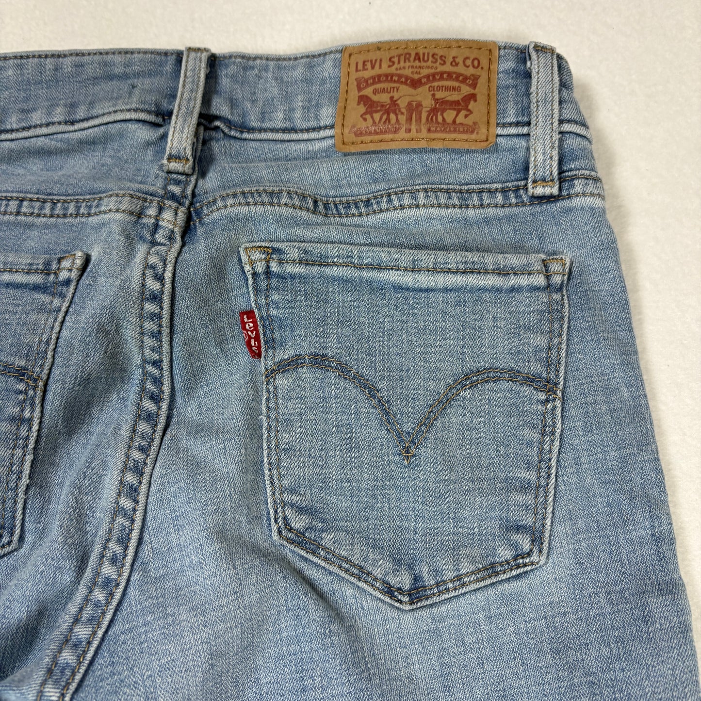 Levis Womens Jeans 25x30 Light Wash Straight Leg Denim Y2K 90s Grunge Vintage