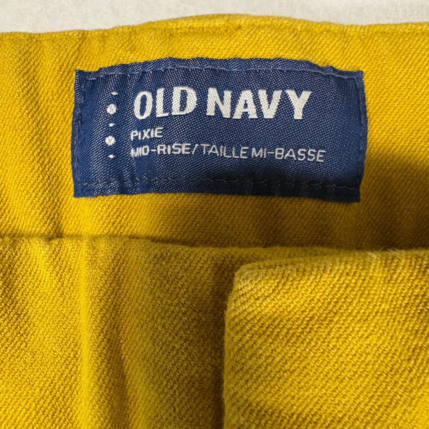 Old Navy Womens Pixie Pants Size 6 Mustard Yellow Mid Rise Slim Fit Stretch Chino