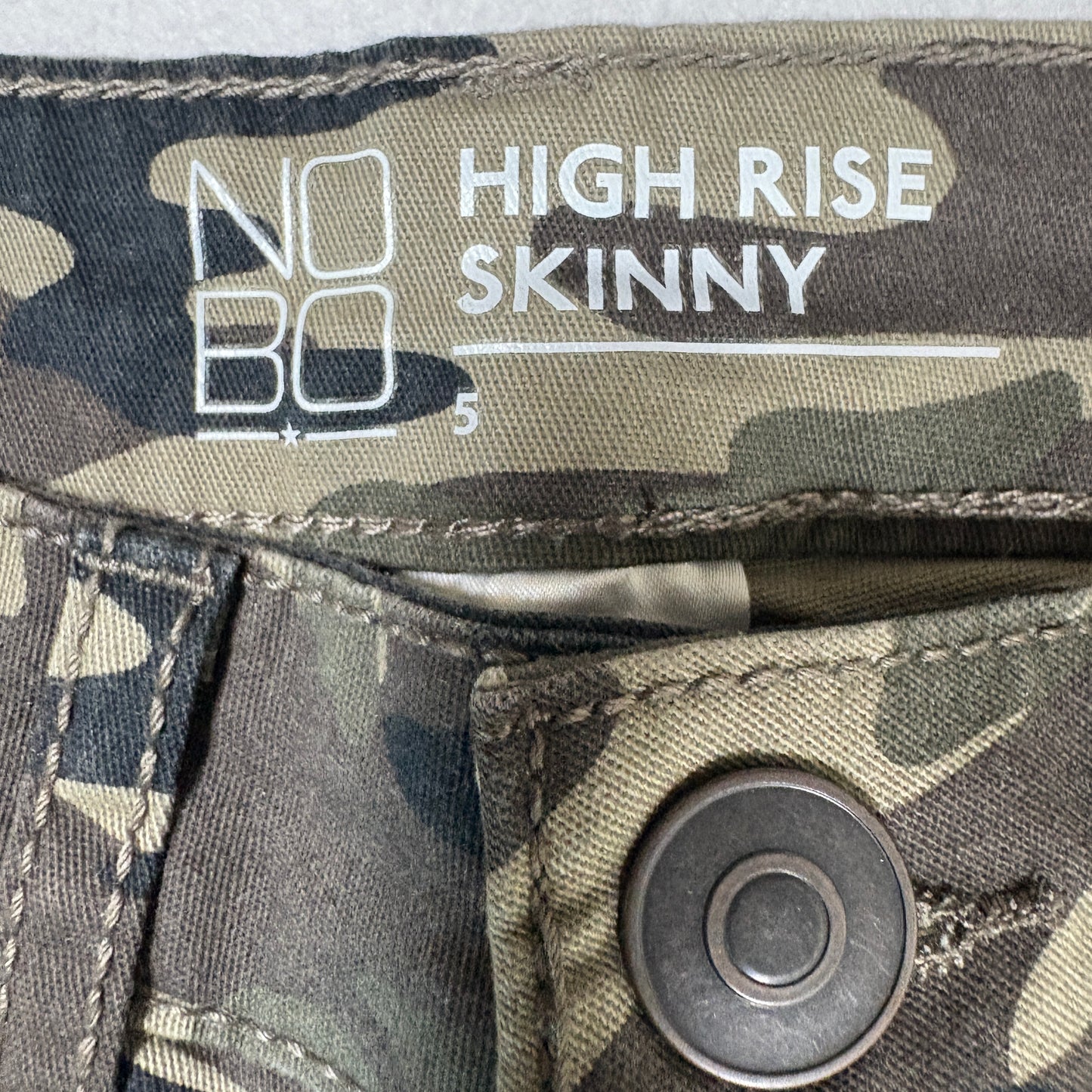 No Boundaries Womens Camo High Rise Skinny Jeans Size 5 NWT Y2K Grunge Stretch