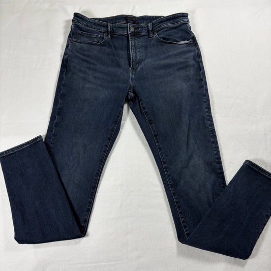 Uniqlo Jeans Mens 35x34 Dark Wash Stretch Denim Straight Leg Classic Casual Blue