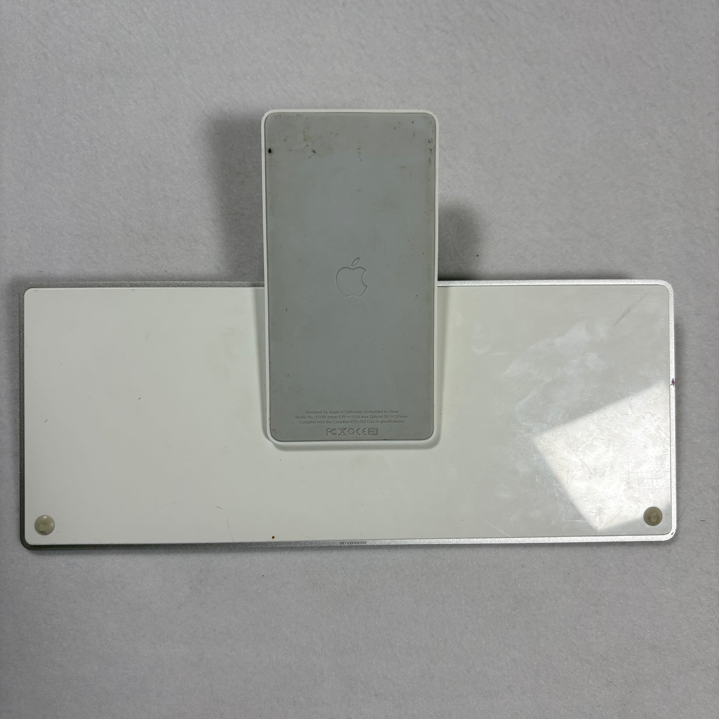 Apple iPad Keyboard Dock A1359 30 Pin Connector Wired Docking Station iPad 1st Gen