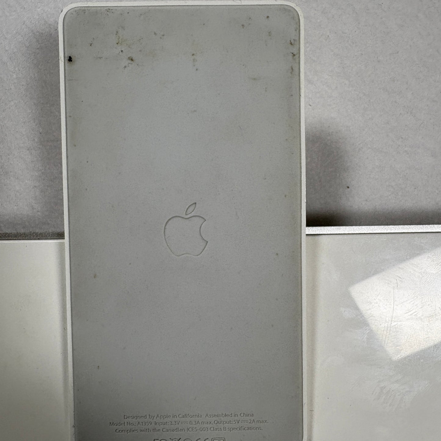 Apple iPad Keyboard Dock A1359 30 Pin Connector Wired Docking Station iPad 1st Gen