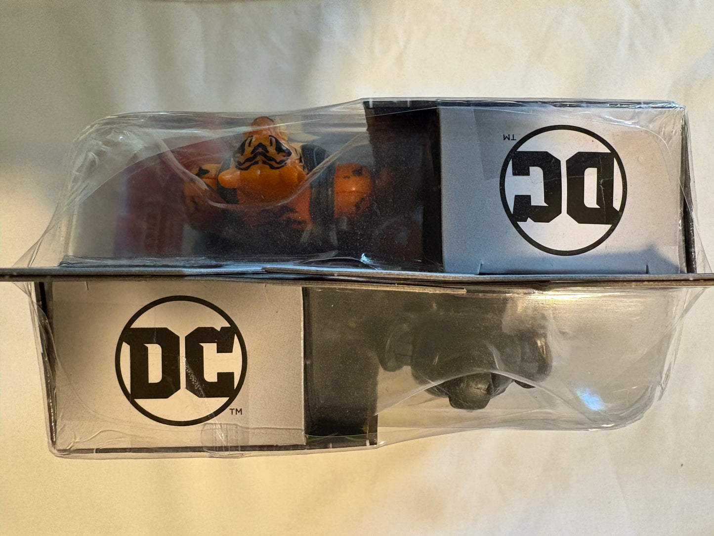 Batman & Bronze Tiger DC Figures Dual Pack 1st Edition w/ 3 Surprise Accessories