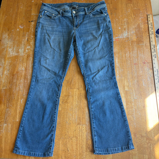 Bootcut Stretch Jeans Mid Rise Flare Fit Tag 14 Fits Like 34X28 Blue Classic