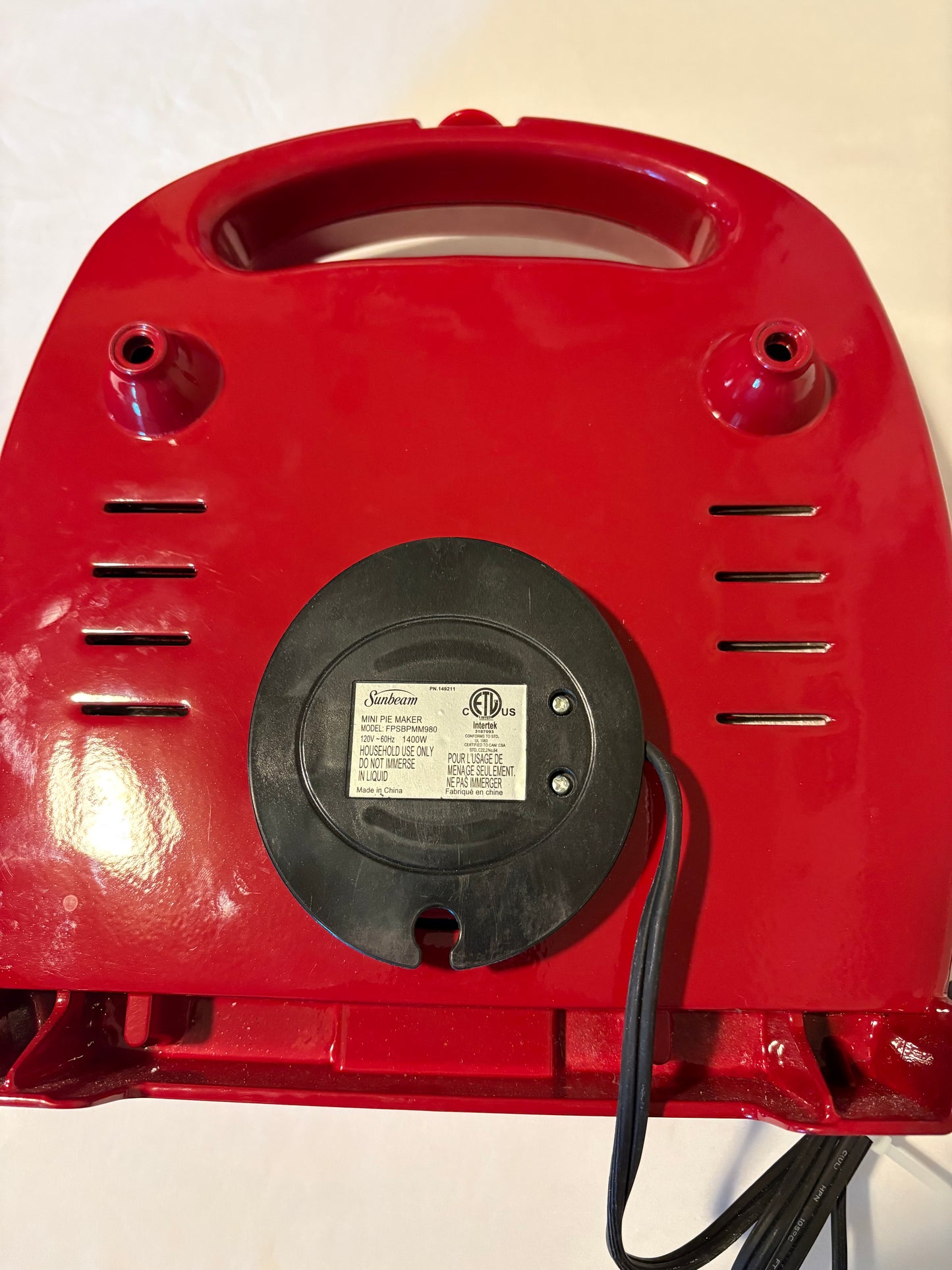 Sunbeam Mini Pie Maker Model FPSBPMM980 Red 4-Pie Nonstick Electric Kitchen Tested