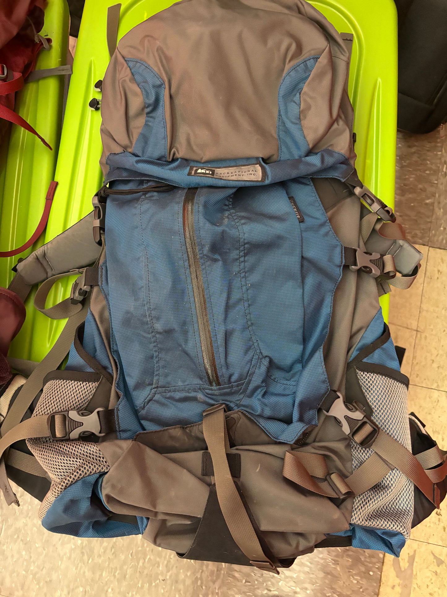 REI Flash Backpack Men's – Internal Frame Hiking Pack – Blue Gray – Size M/L