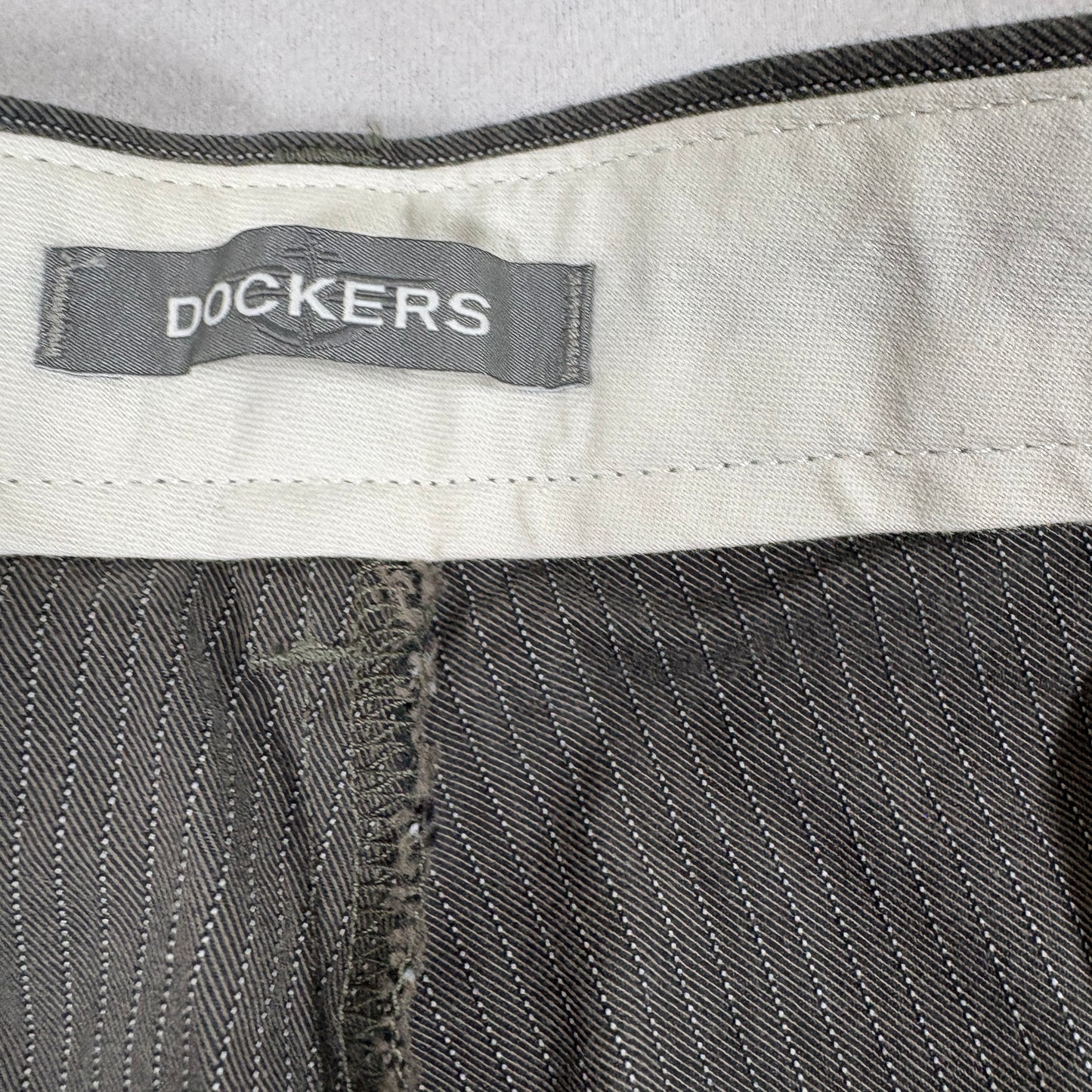 Dockers Mens 40x30 Gray Pinstripe Slim Tapered Fit Dress Pants Stretch NWT