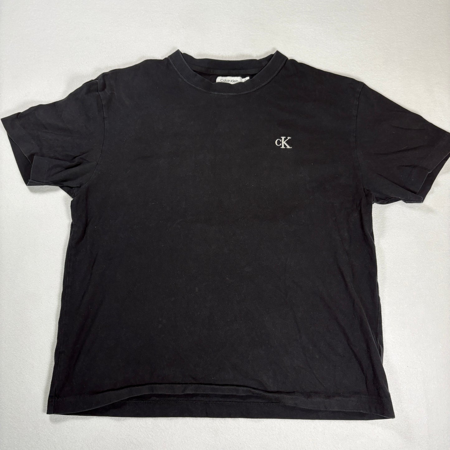 Calvin Klein Mens Black T Shirt Medium Relaxed Fit cK Logo Minimalist Vintage