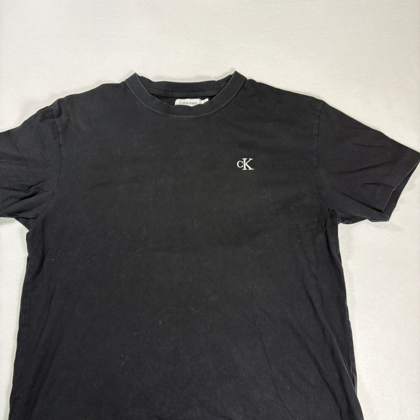 Calvin Klein Mens Black T Shirt Medium Relaxed Fit cK Logo Minimalist Vintage