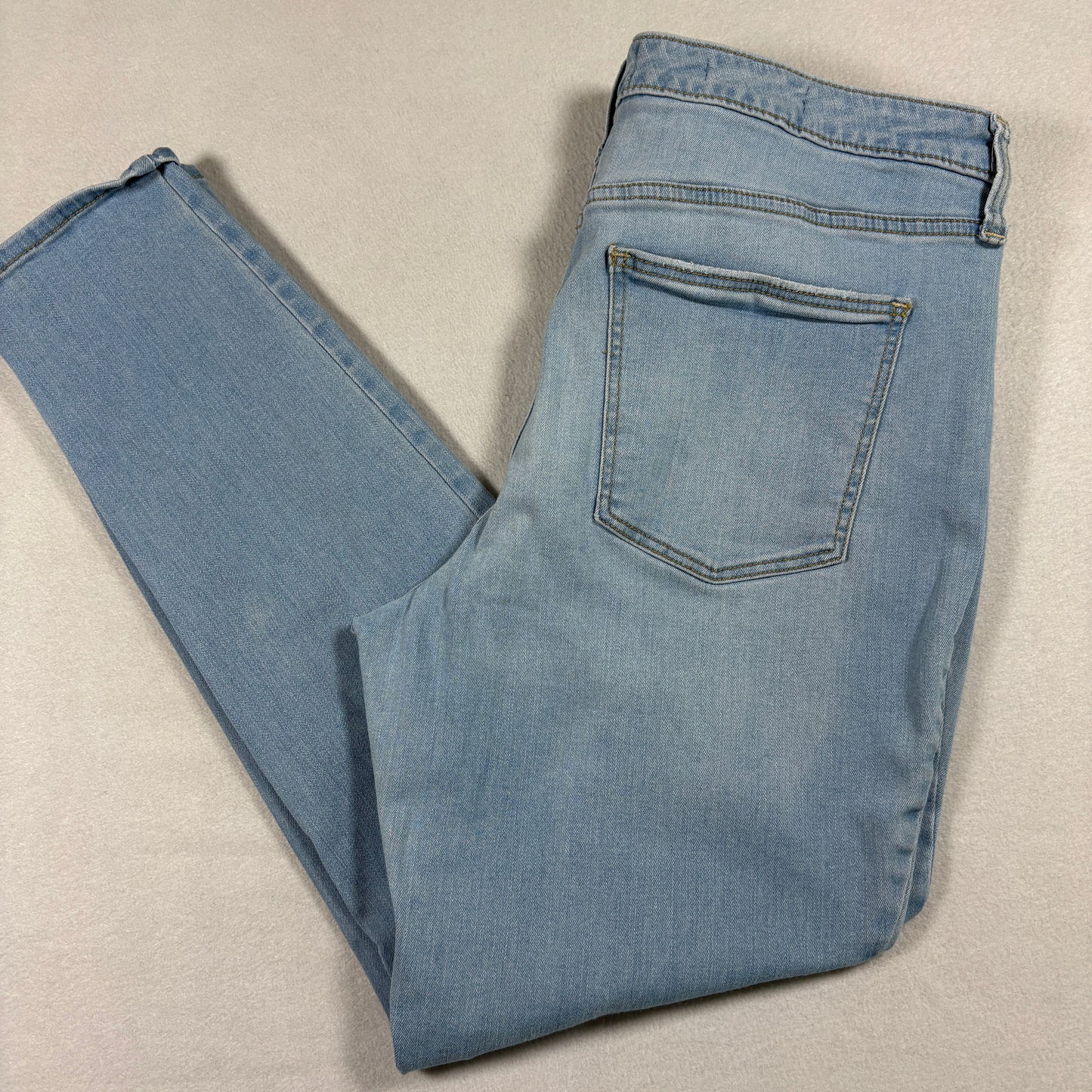 Universal Thread Womens 16/33R High Rise Skinny Light Wash Denim Jeans Y2K