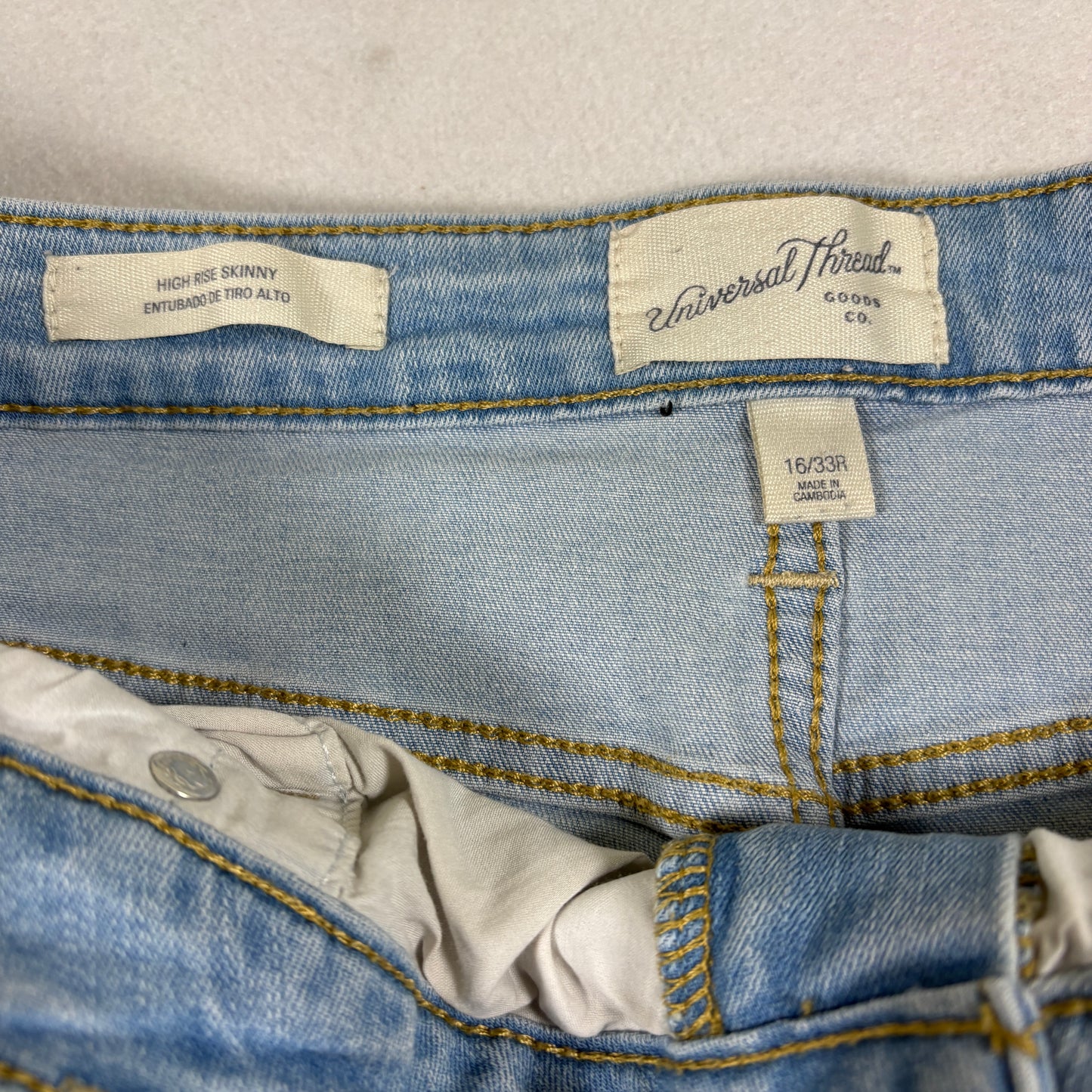 Universal Thread Womens 16/33R High Rise Skinny Light Wash Denim Jeans Y2K