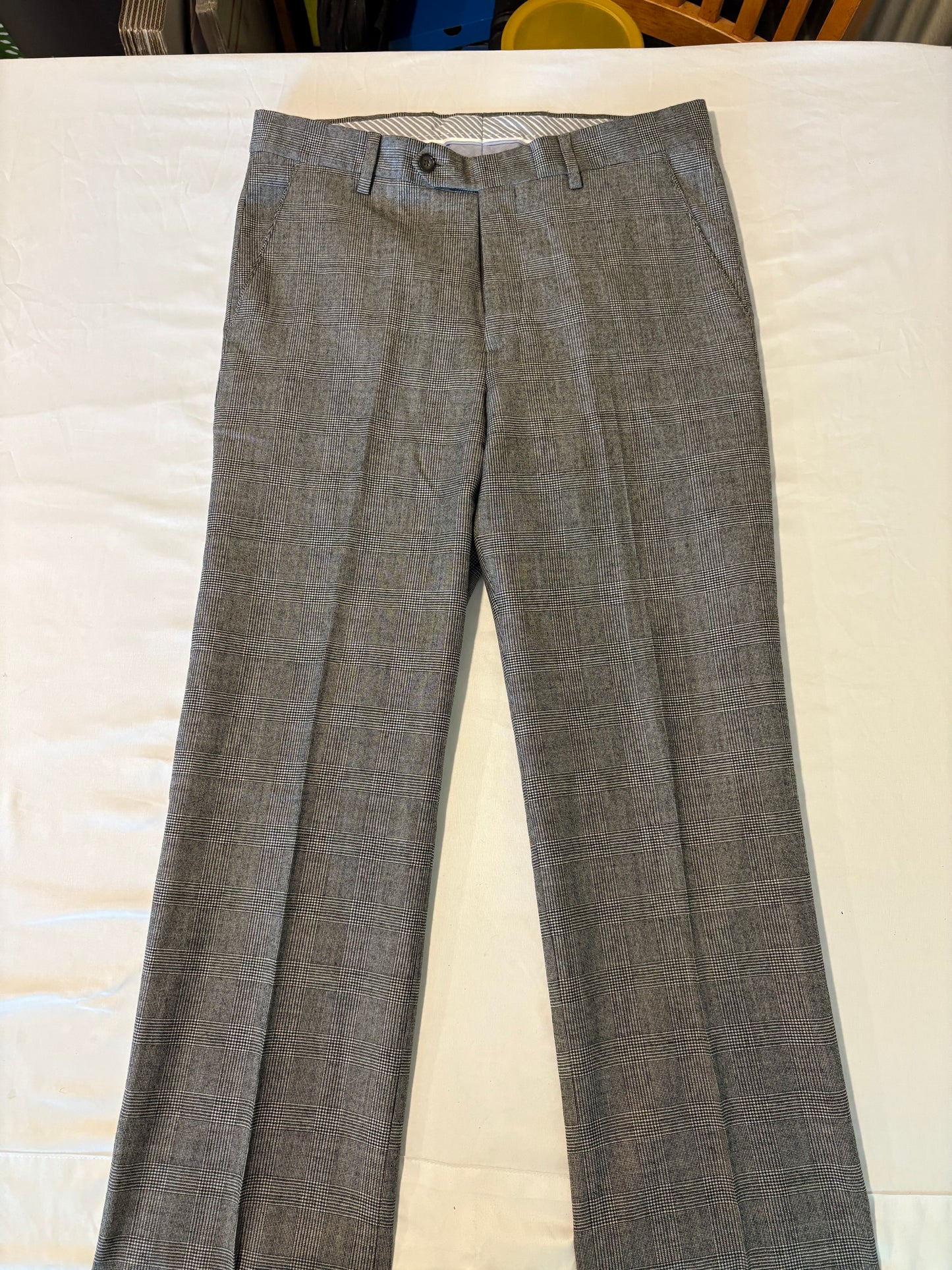 Berle Gray Plaid Dress Pants Men's 33x31 Flat Front Wool Blend Trousers NWT