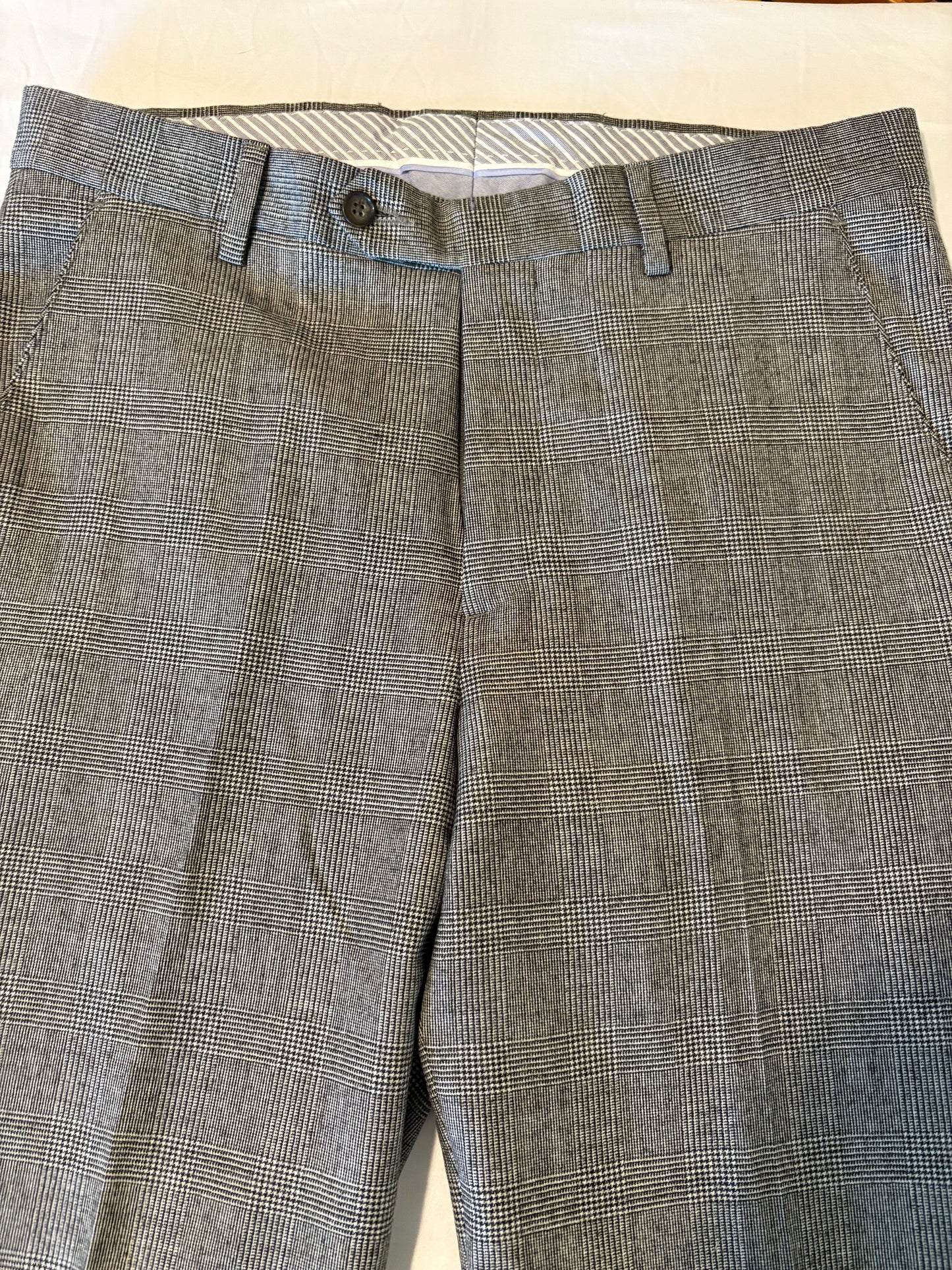 Berle Gray Plaid Dress Pants Men's 33x31 Flat Front Wool Blend Trousers NWT