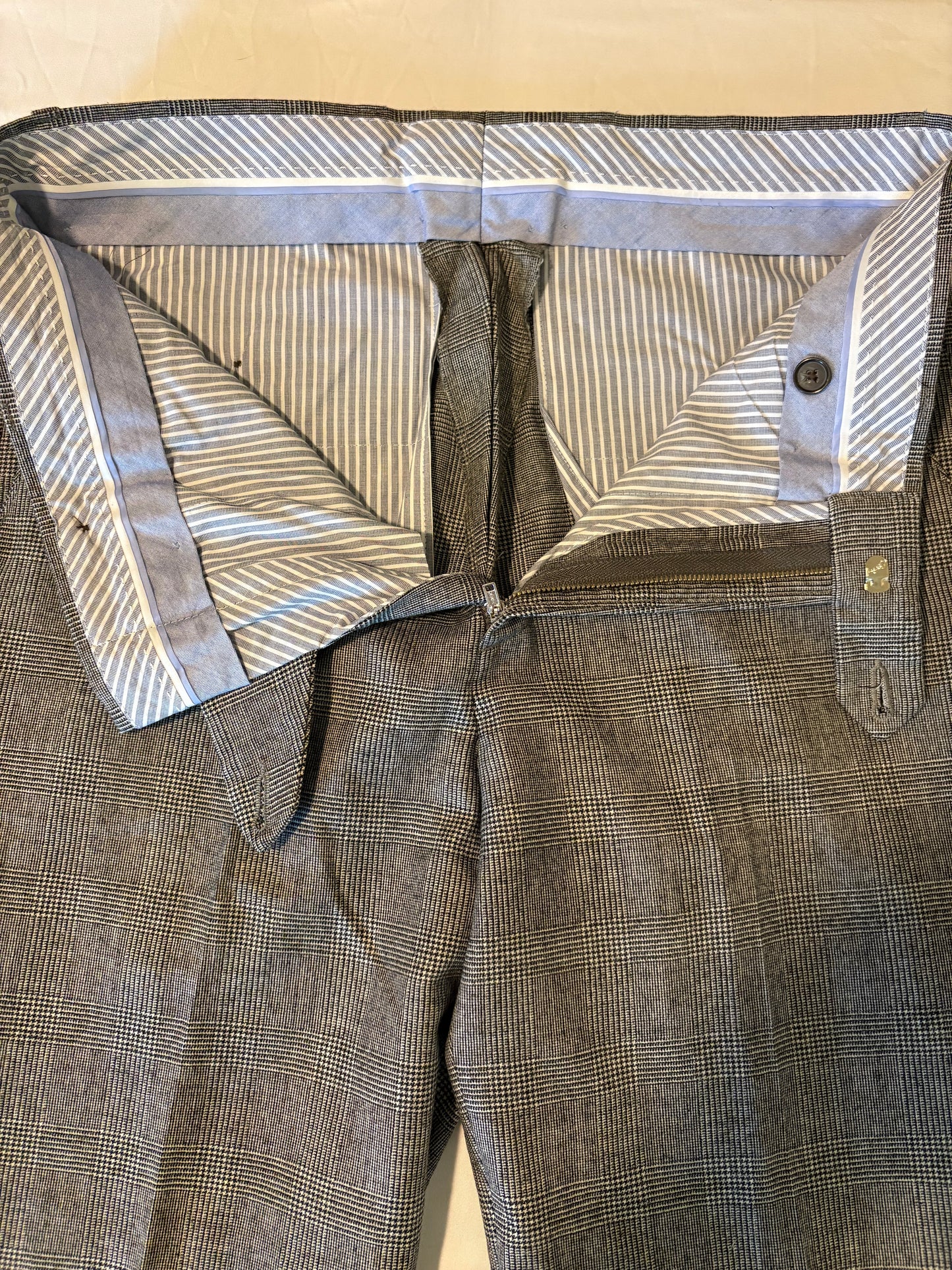 Berle Gray Plaid Dress Pants Men's 33x31 Flat Front Wool Blend Trousers NWT