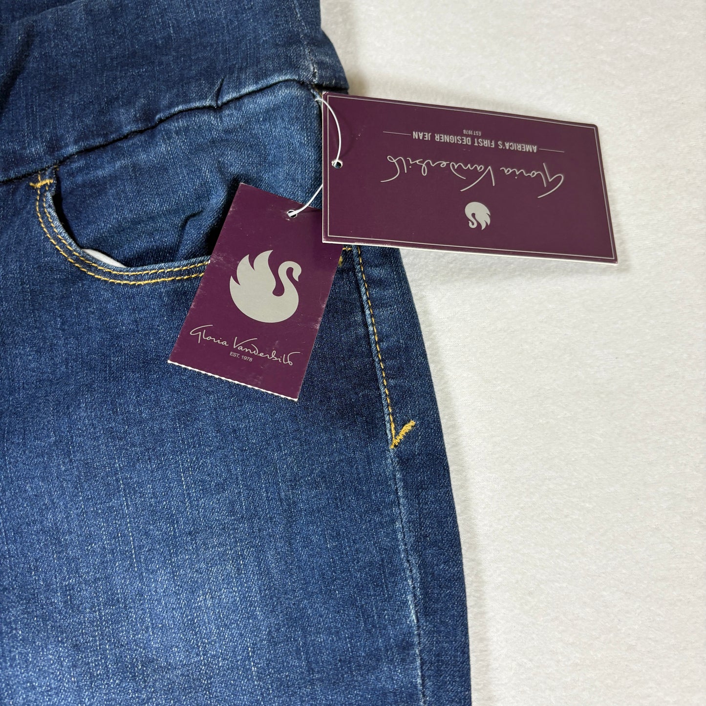 Gloria Vanderbilt Womens Amanda Capri Jeans Size 6 Blue Super Stretch Denim NWT