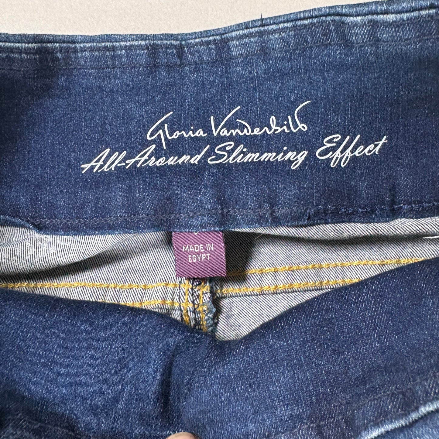 Gloria Vanderbilt Womens Amanda Capri Jeans Size 6 Blue Super Stretch Denim NWT