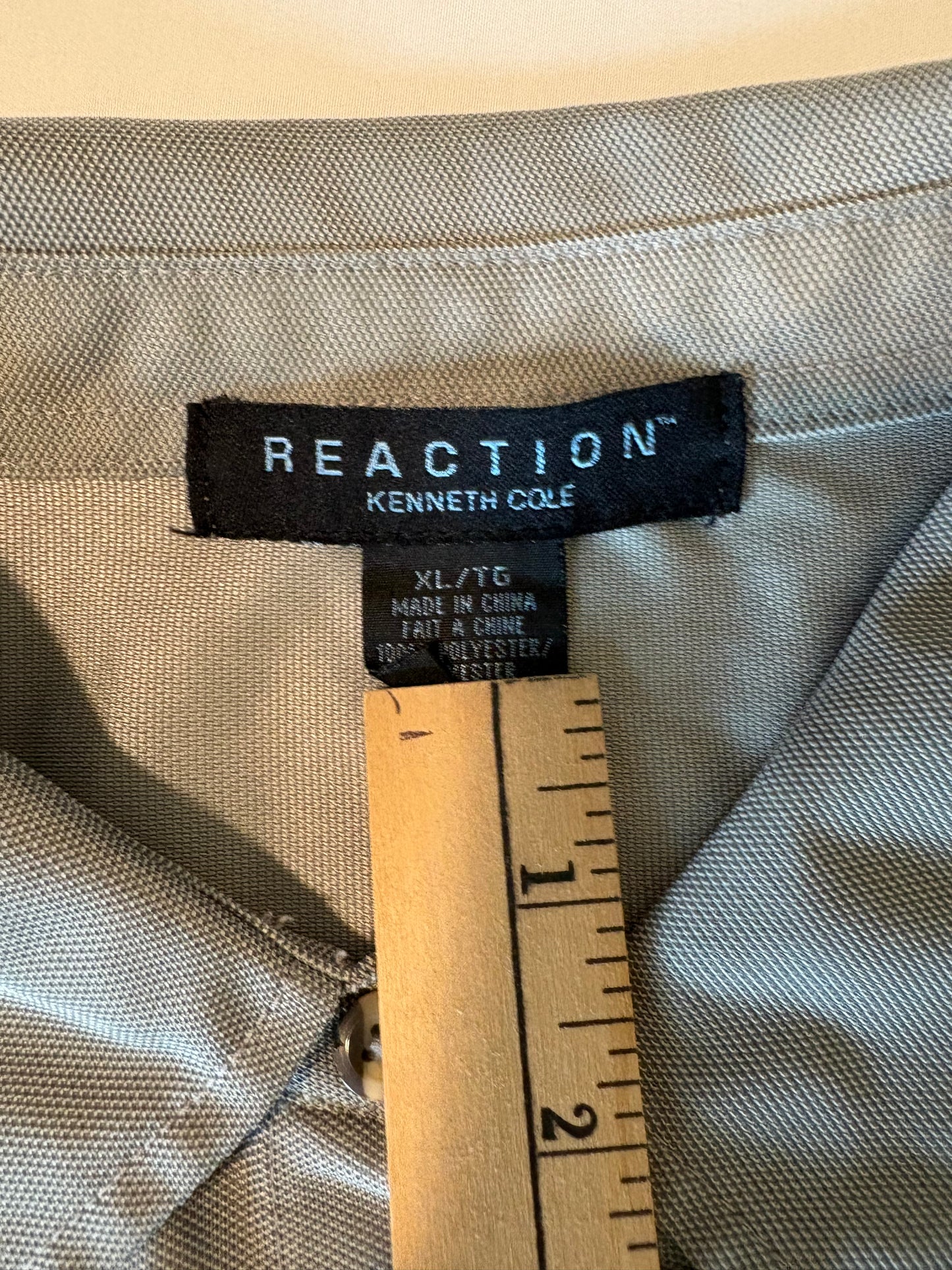 Kenneth Cole Reaction Men’s Button-Up Shirt XL Gray Short Sleeve Lightweight Casual