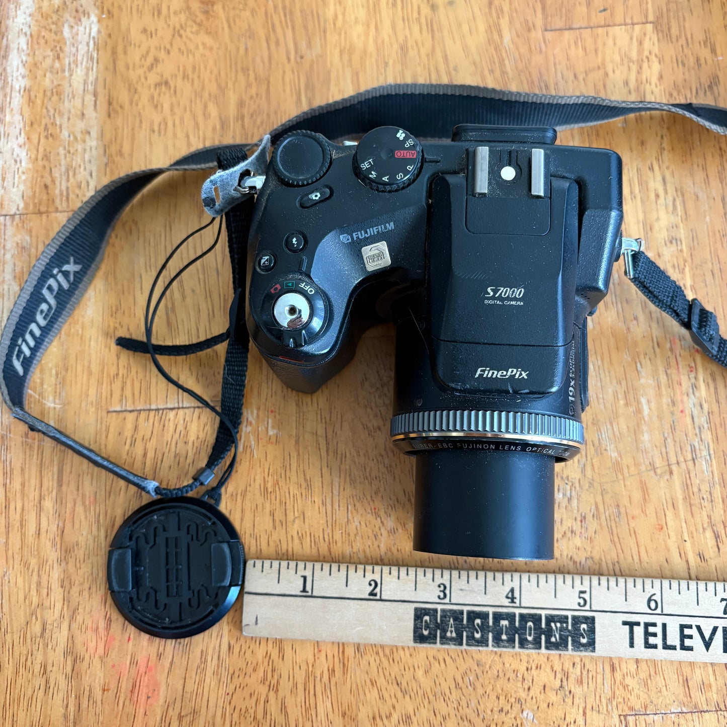 Fujifilm FinePix S7000 Digital Camera 19X Zoom CF XD Cards For Parts Repair