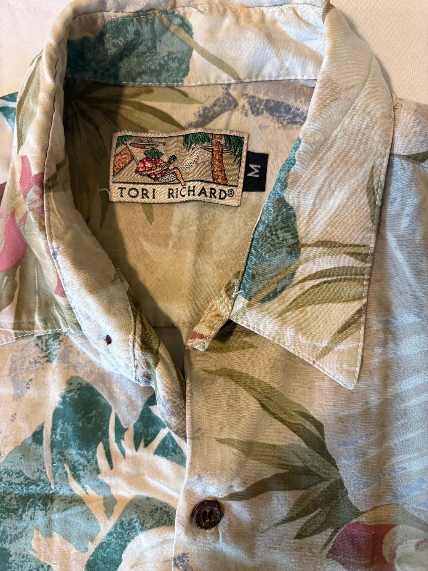 Tori Richard Men's Hawaiian Shirt M Floral Tropical Aloha Camp Button Up Vtg