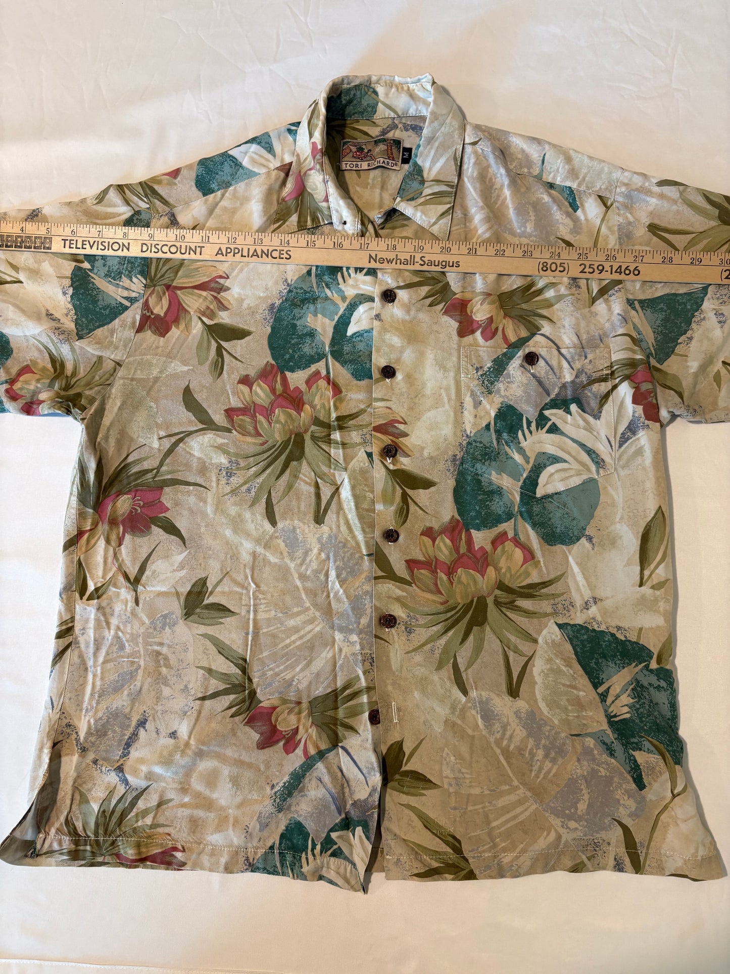 Tori Richard Men's Hawaiian Shirt M Floral Tropical Aloha Camp Button Up Vtg