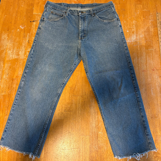 Vintage Wrangler Relaxed Fit Jeans 34x32 Fits Like X Blue Workwear Raw Hem