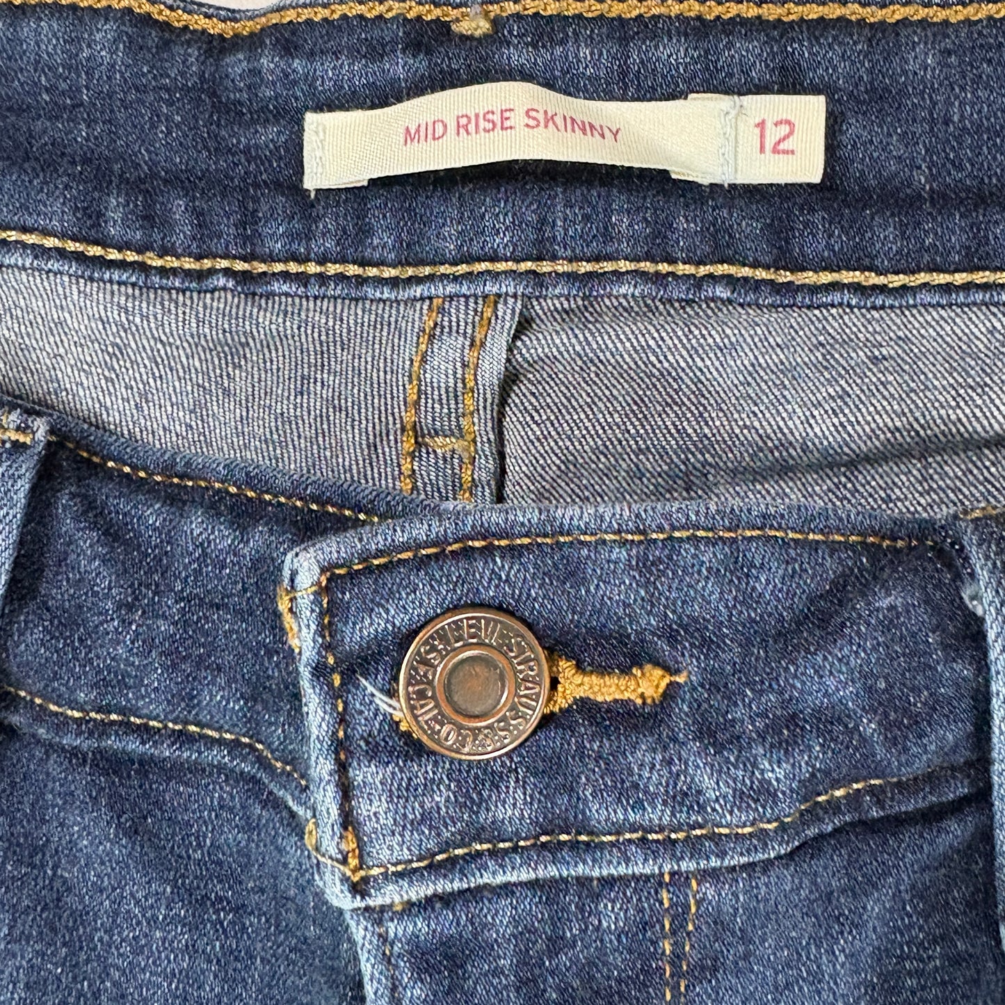 Levis Womens Jeans Sz 12 Blue Mid Rise Skinny Stretch Denim Y2K 90s Vintage Look