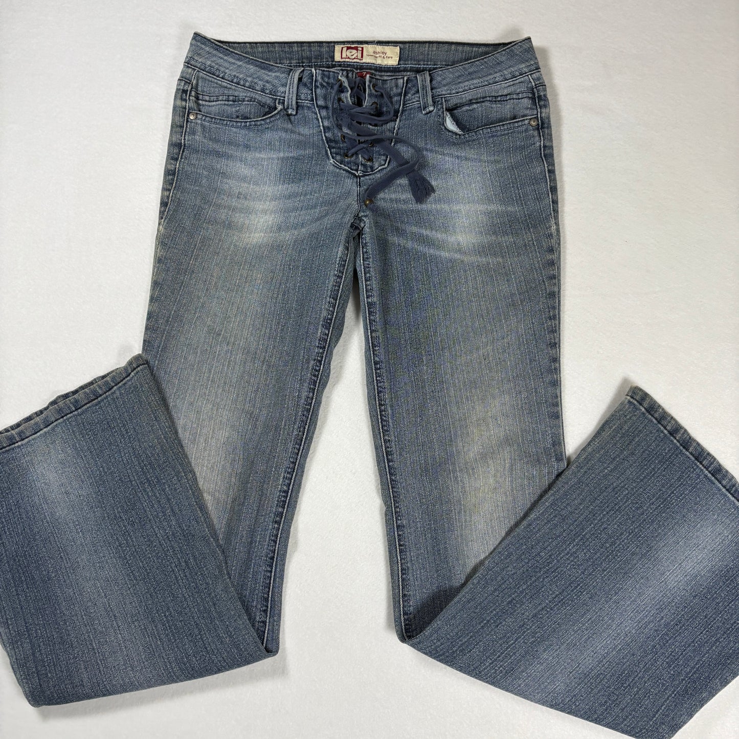 LEI Womens Jeans Sz 7 Low Rise Flare Gray Wash Y2K 2000s Vintage Grunge Ashley