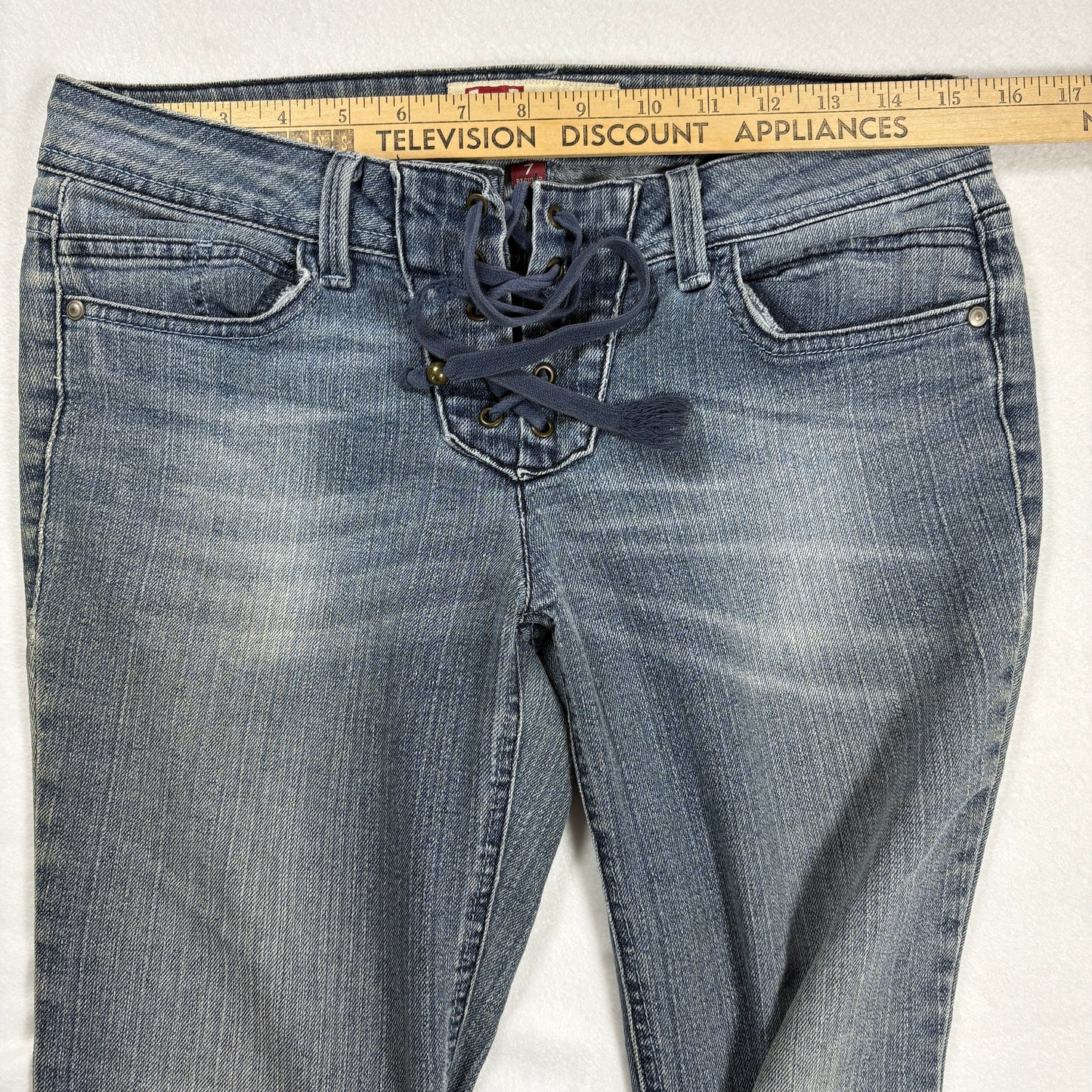 LEI Womens Jeans Sz 7 Low Rise Flare Gray Wash Y2K 2000s Vintage Grunge Ashley