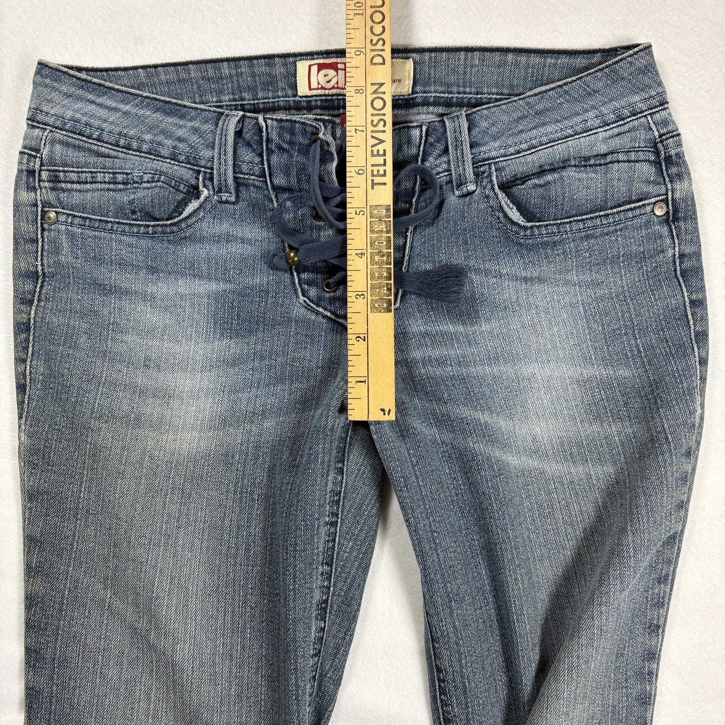 LEI Womens Jeans Sz 7 Low Rise Flare Gray Wash Y2K 2000s Vintage Grunge Ashley