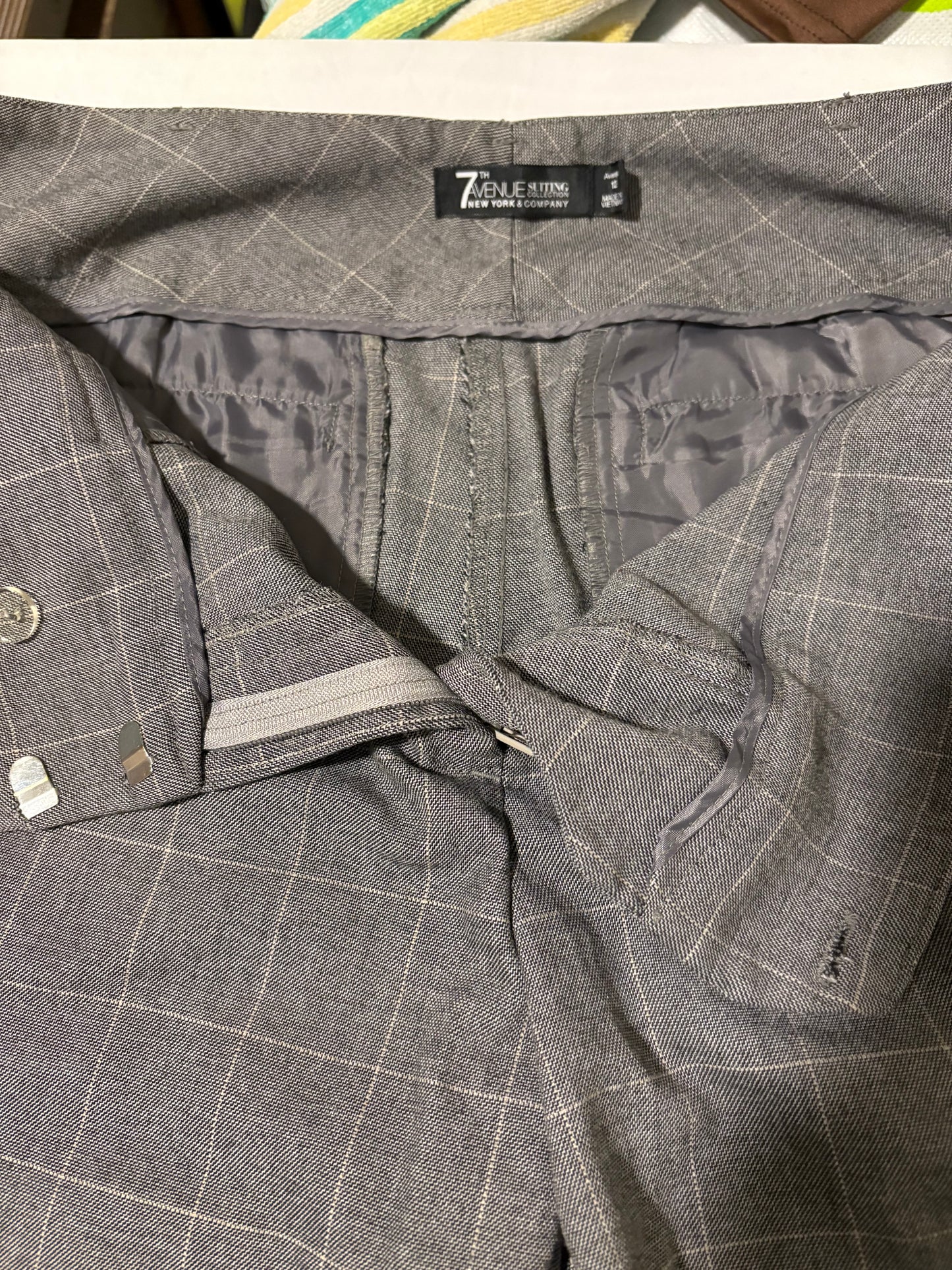 NY&C 7th Avenue Women’s Gray Plaid Dress Pants Size 4 Career Business Slacks
