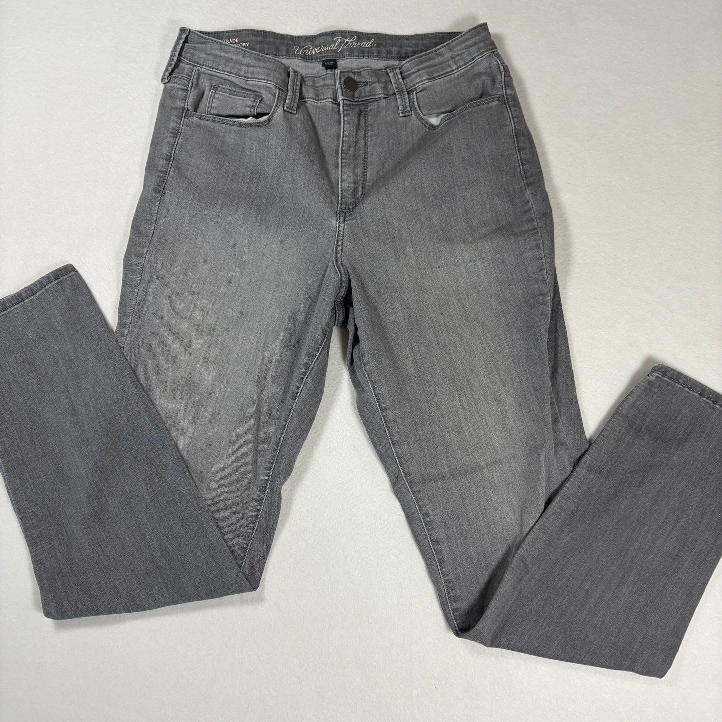 Universal Thread Womens Jeans Sz 10/30R Gray Denim High Rise Straight Y2K