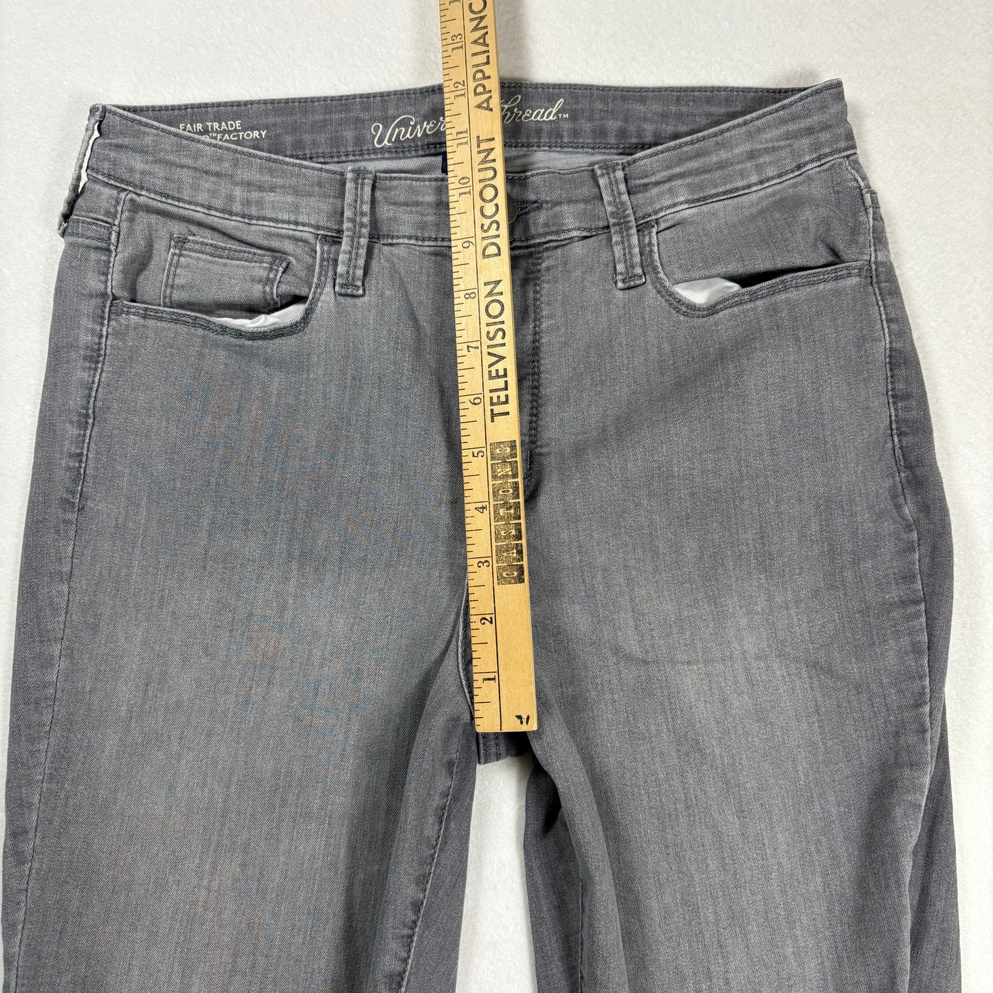 Universal Thread Womens Jeans Sz 10/30R Gray Denim High Rise Straight Y2K