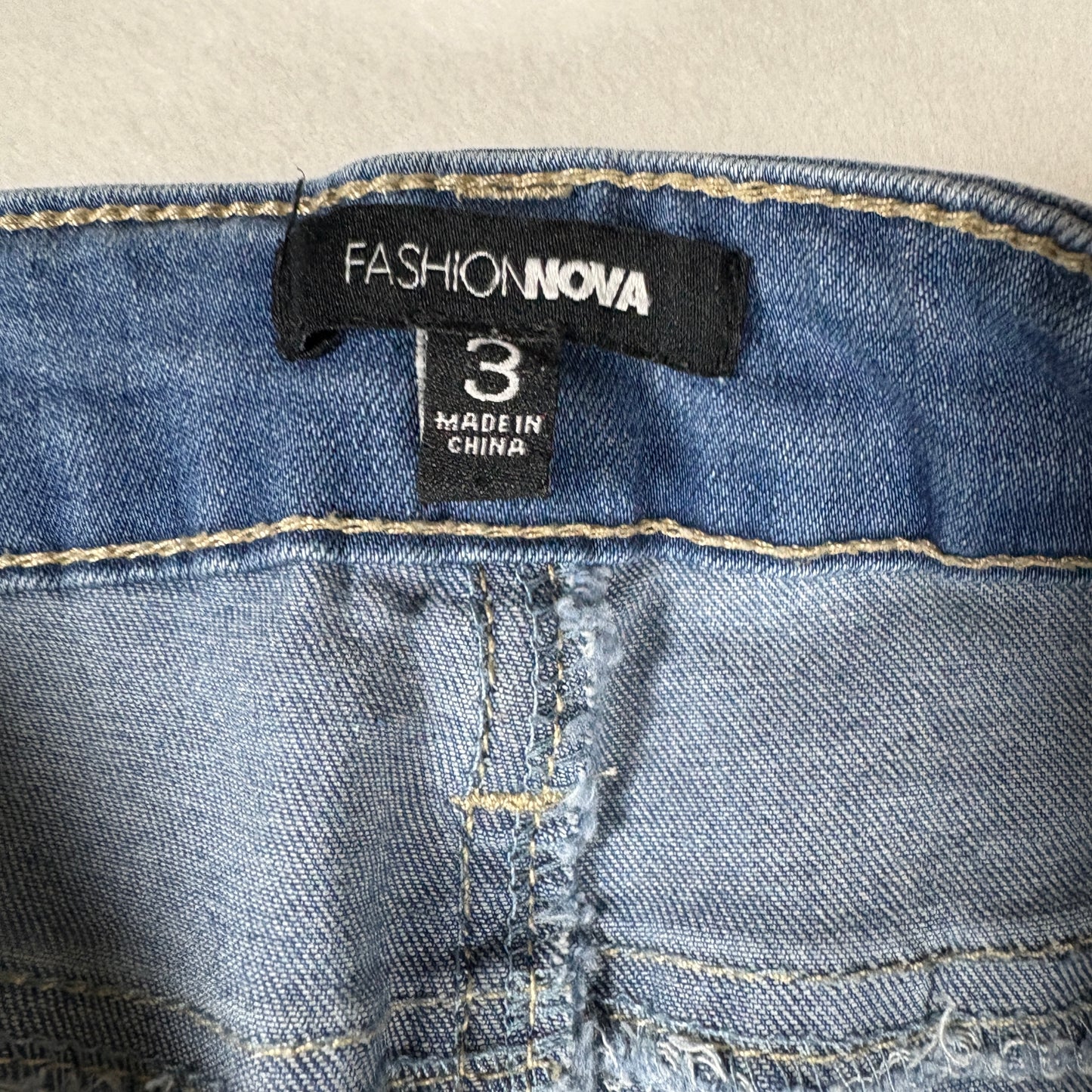 Fashion Nova Womens Jeans Sz 3 Light Wash Denim Bootcut Flare Y2K Vintage