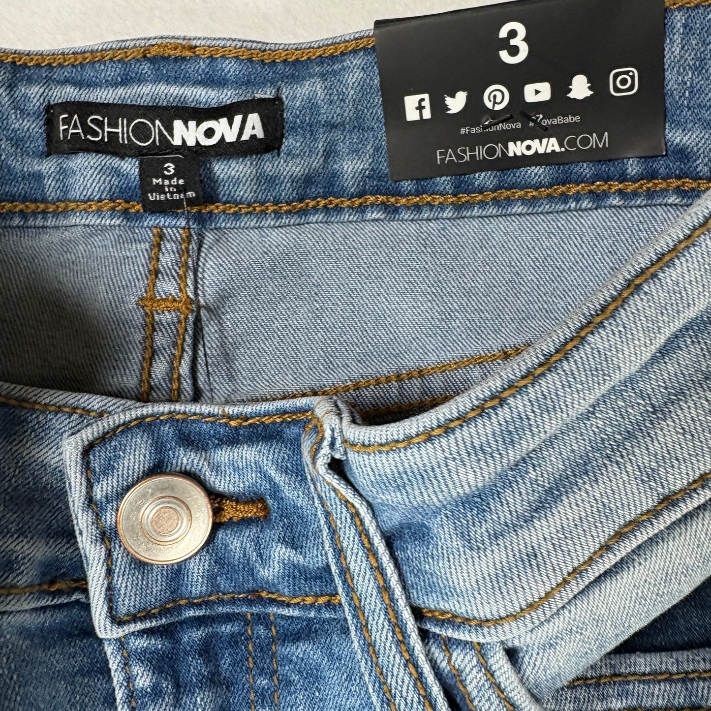 Fashion Nova Womens Jeans Size 3 Light Wash High Rise Flare Bootcut NWT Y2K