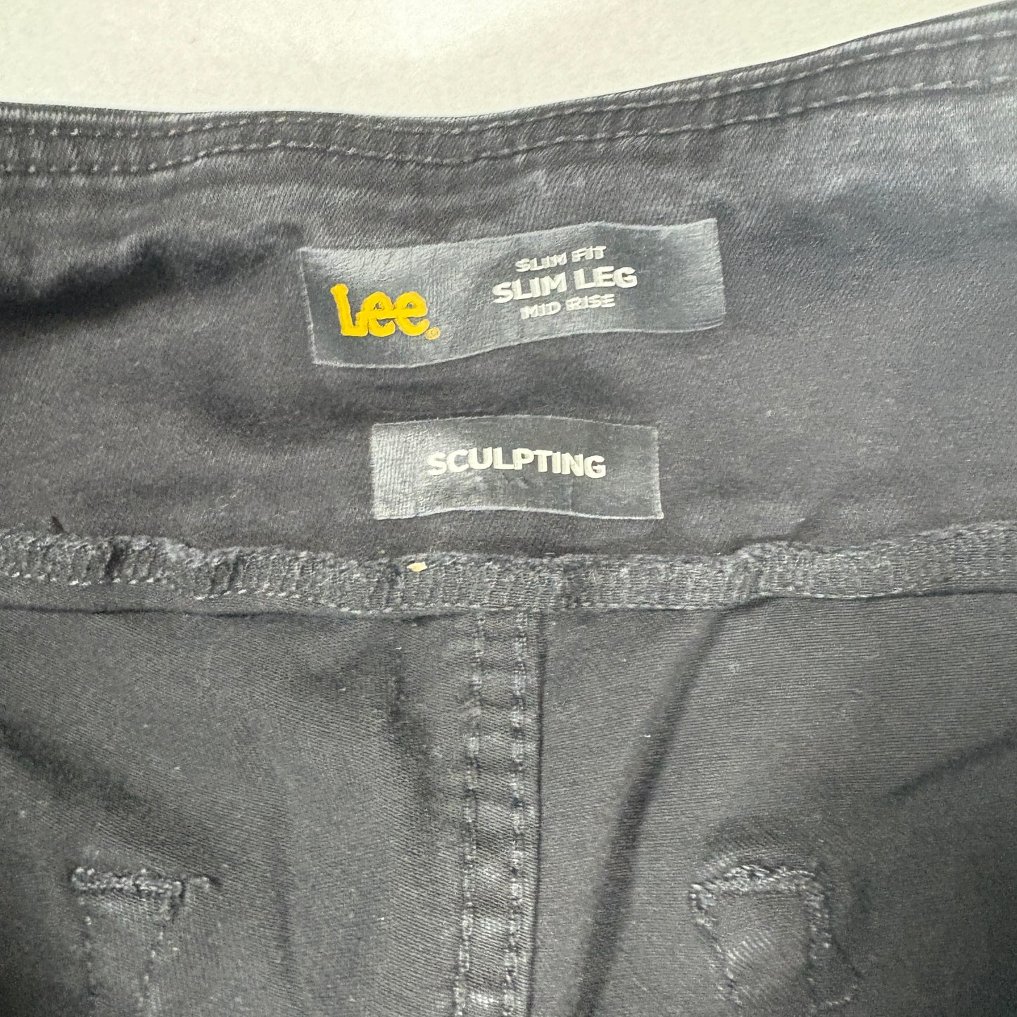 Lee Womens Jeans Size 8 Short Mid Rise Slim Leg Black Denim Sculpting Stretch Y2K