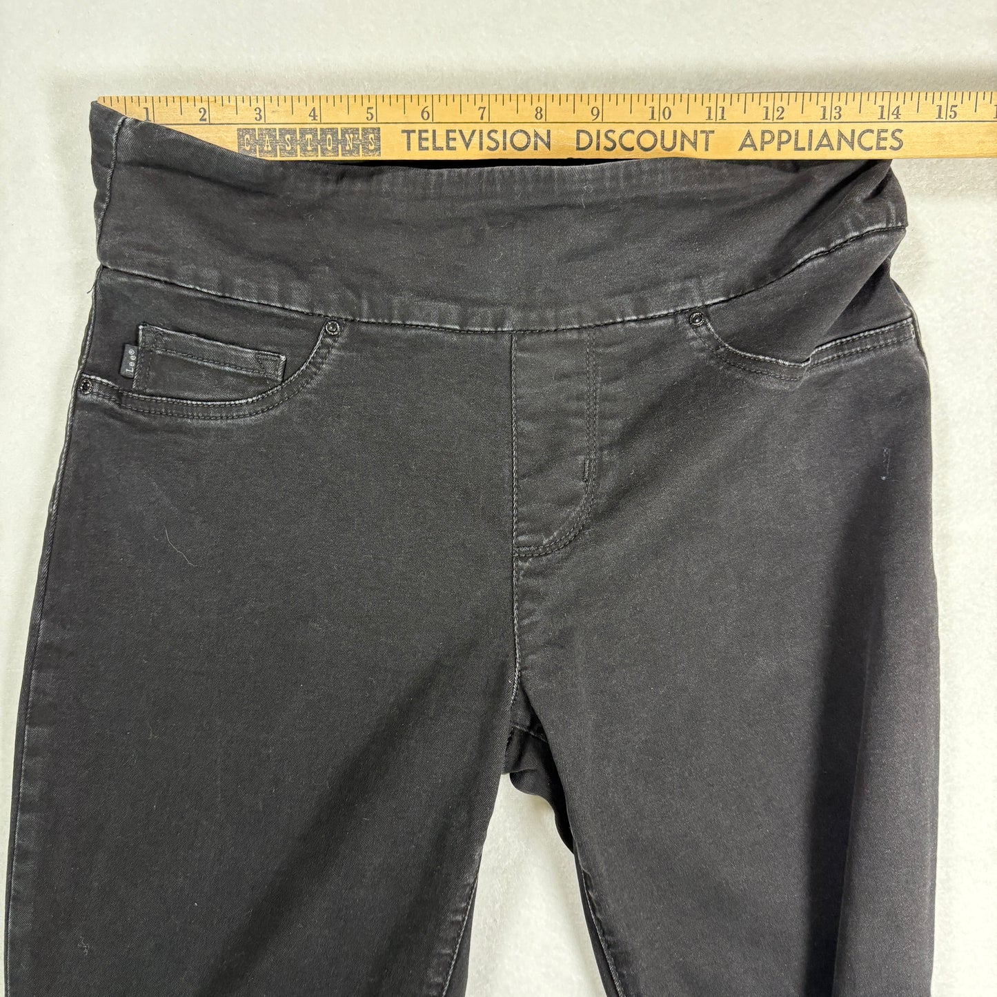 Lee Womens Jeans Size 8 Short Mid Rise Slim Leg Black Denim Sculpting Stretch Y2K