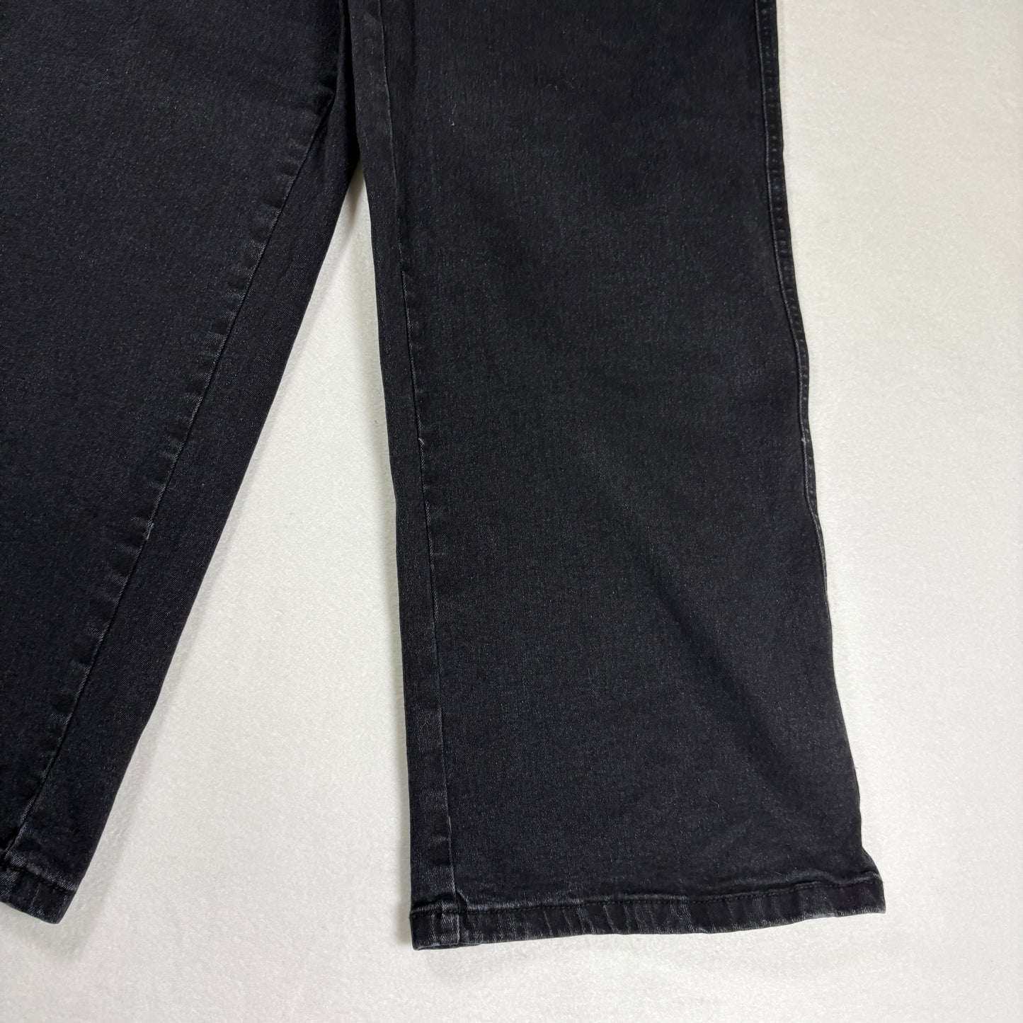 Womens Black High Rise Jeans Size 8 Straight Leg Button Fly Y2K 90s Denim