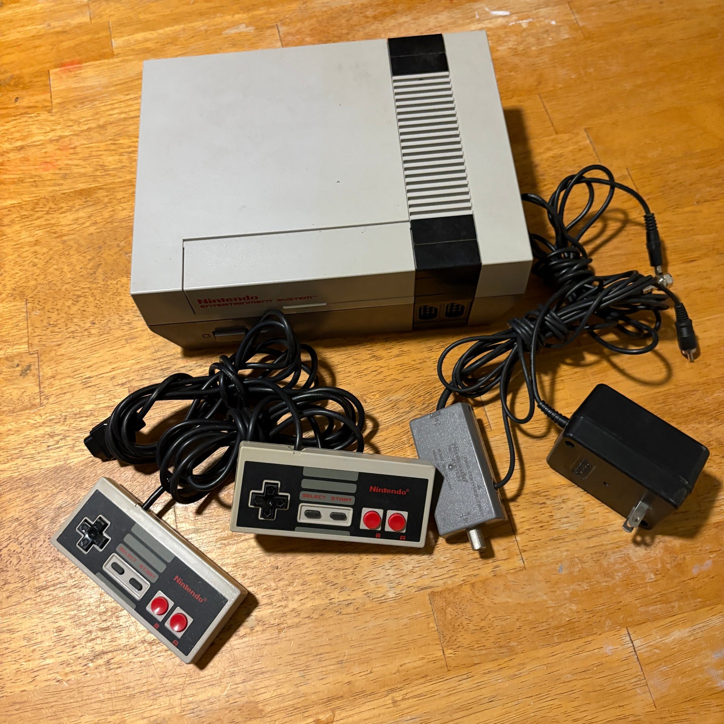 Nintendo NES Console Original Gray System 2 Controllers Power RF Tested OEM!