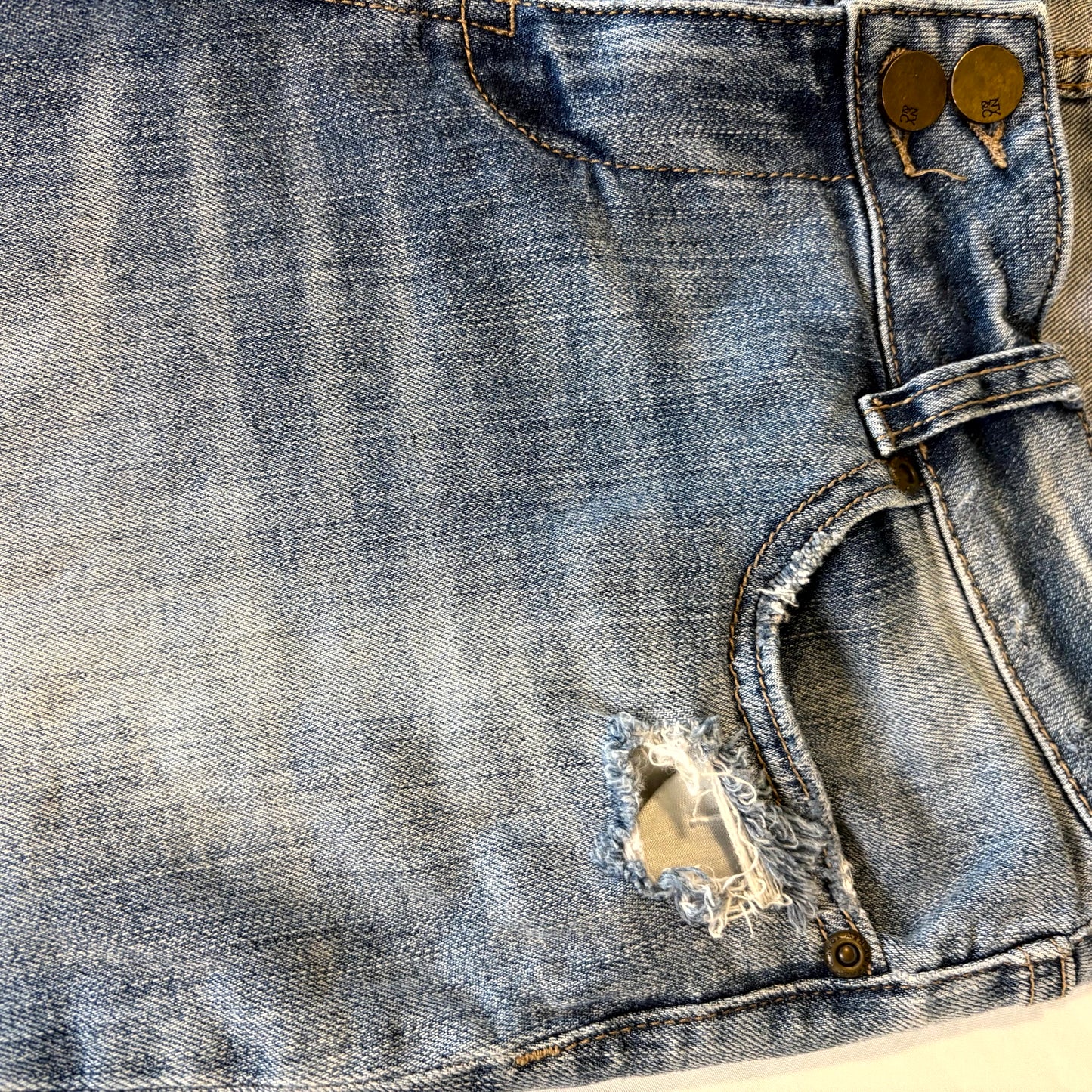 Soho New York & Company Women’s Boyfriend Jeans Size 6 Distressed Blue Denim