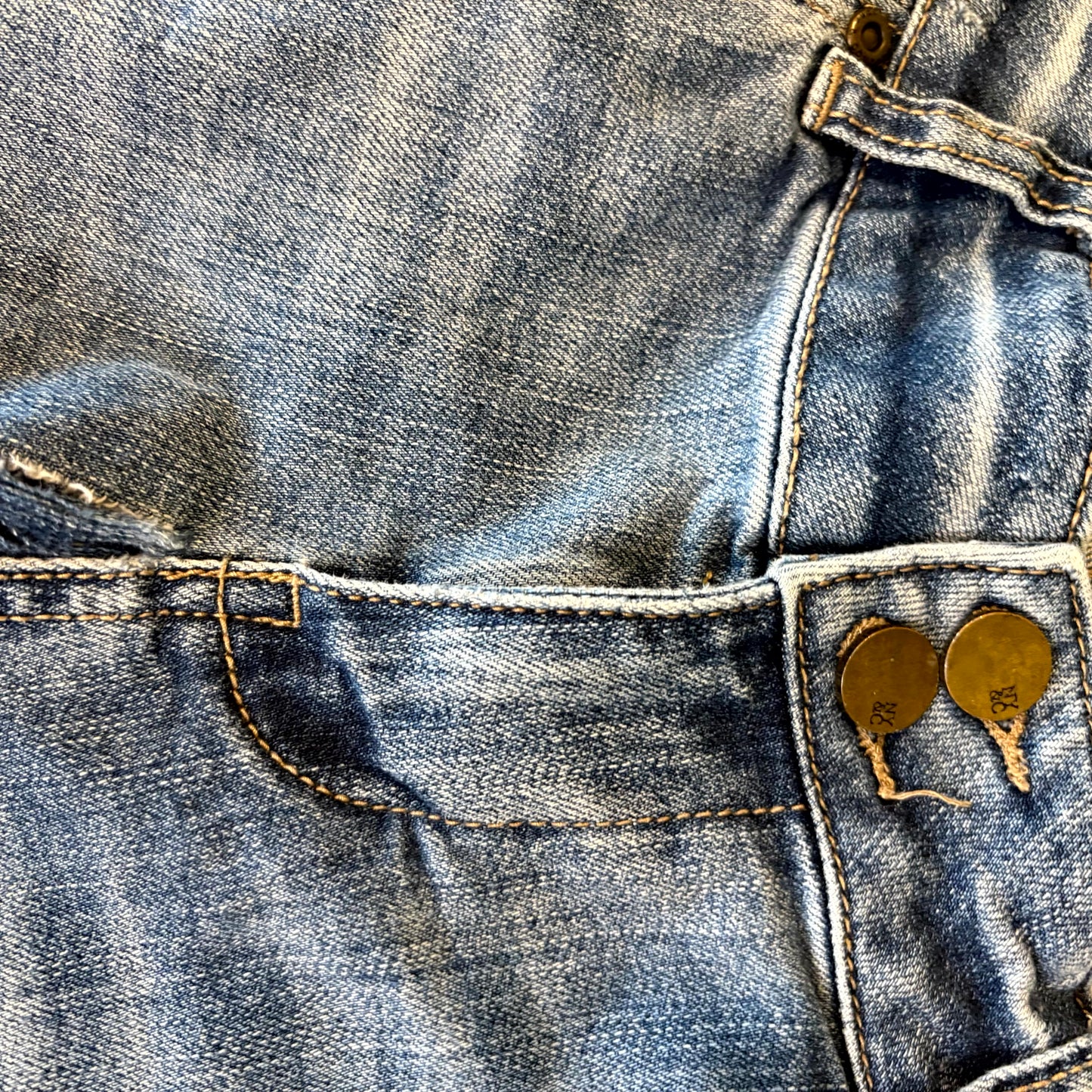 Soho New York & Company Women’s Boyfriend Jeans Size 6 Distressed Blue Denim