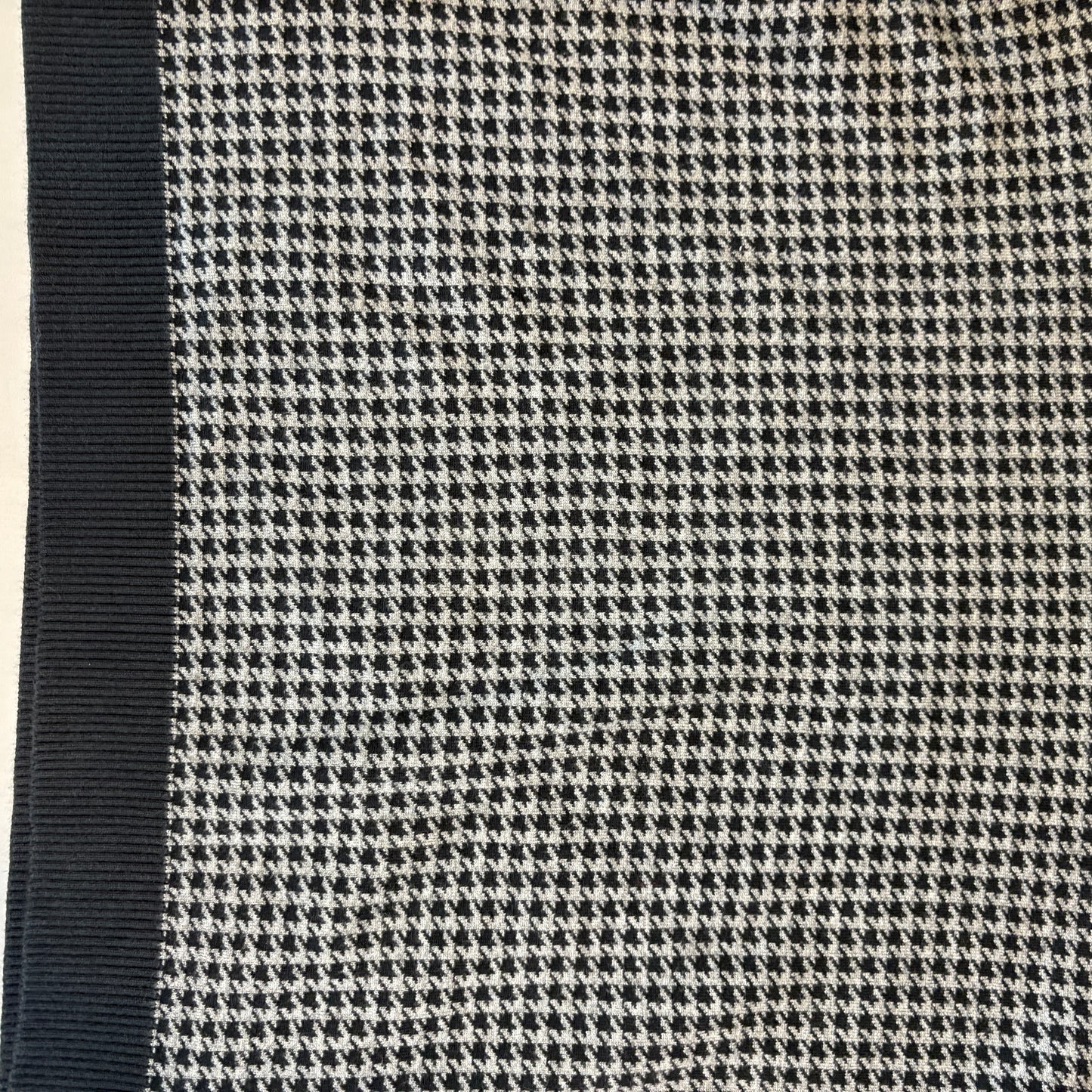 Lands’ End Men’s Sweater M 38-40 Black Gray Houndstooth Crewneck Pullover