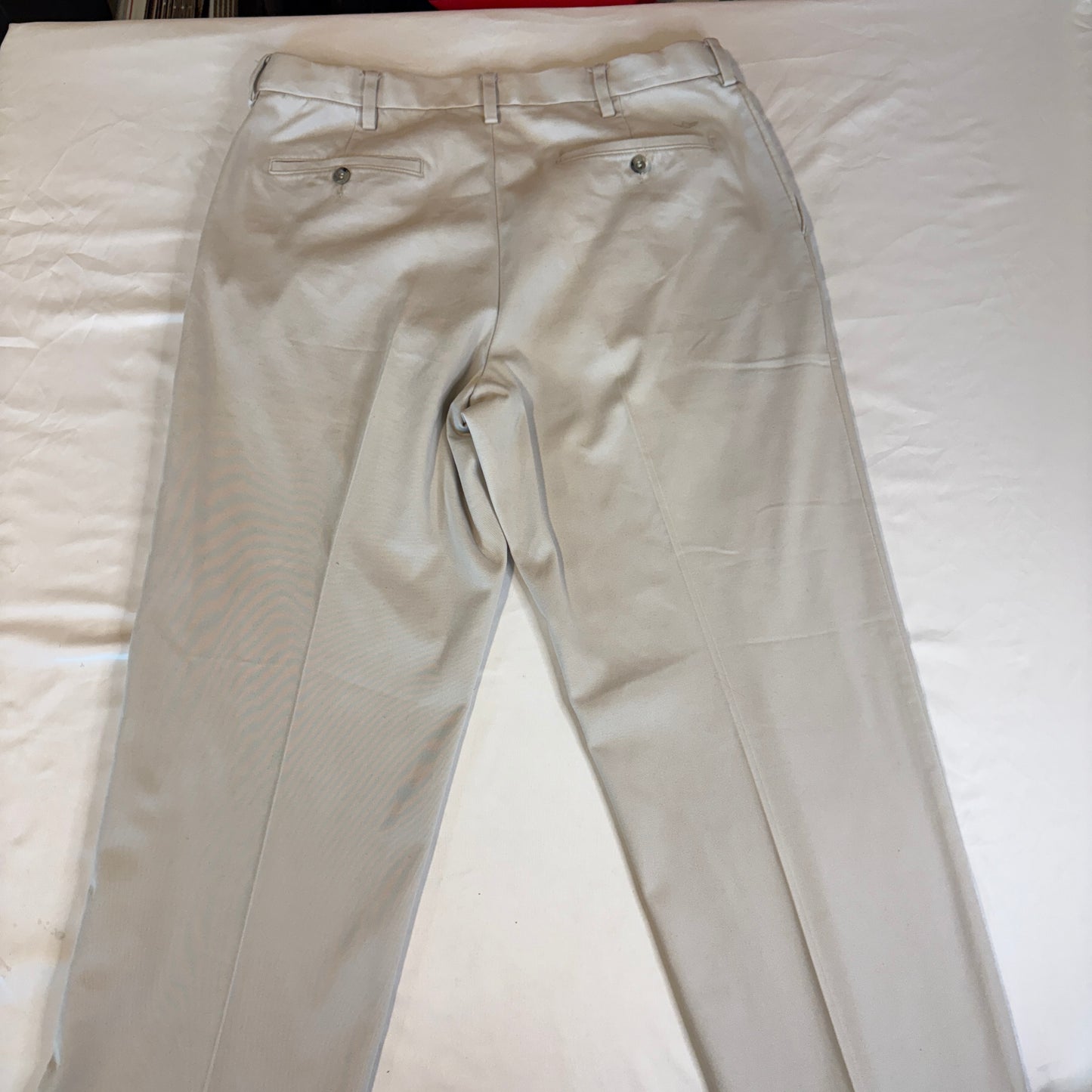 Dockers Men’s Khaki Pants Relaxed Fit Pleated Front Beige W33 L32