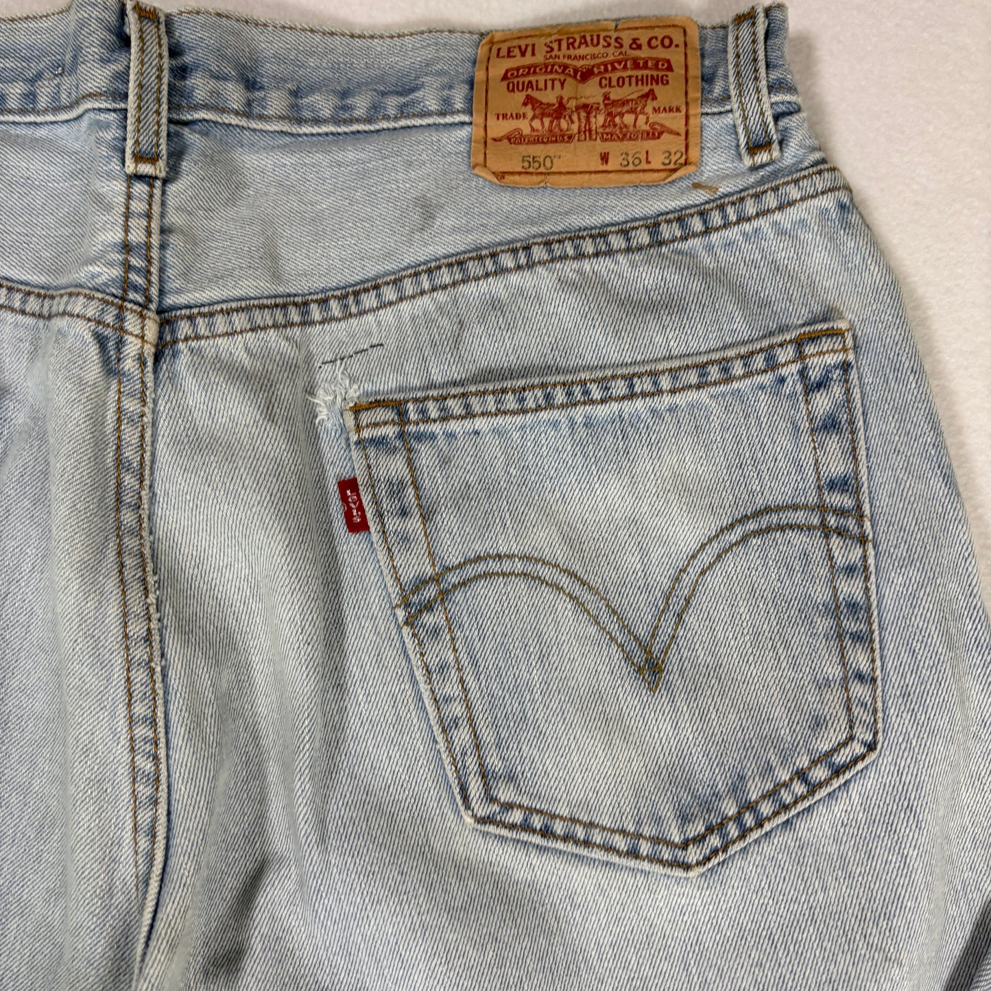 Levis Mens 550 Relaxed Fit Jeans 36x32 Light Wash Baggy 90s Y2K Grunge Denim
